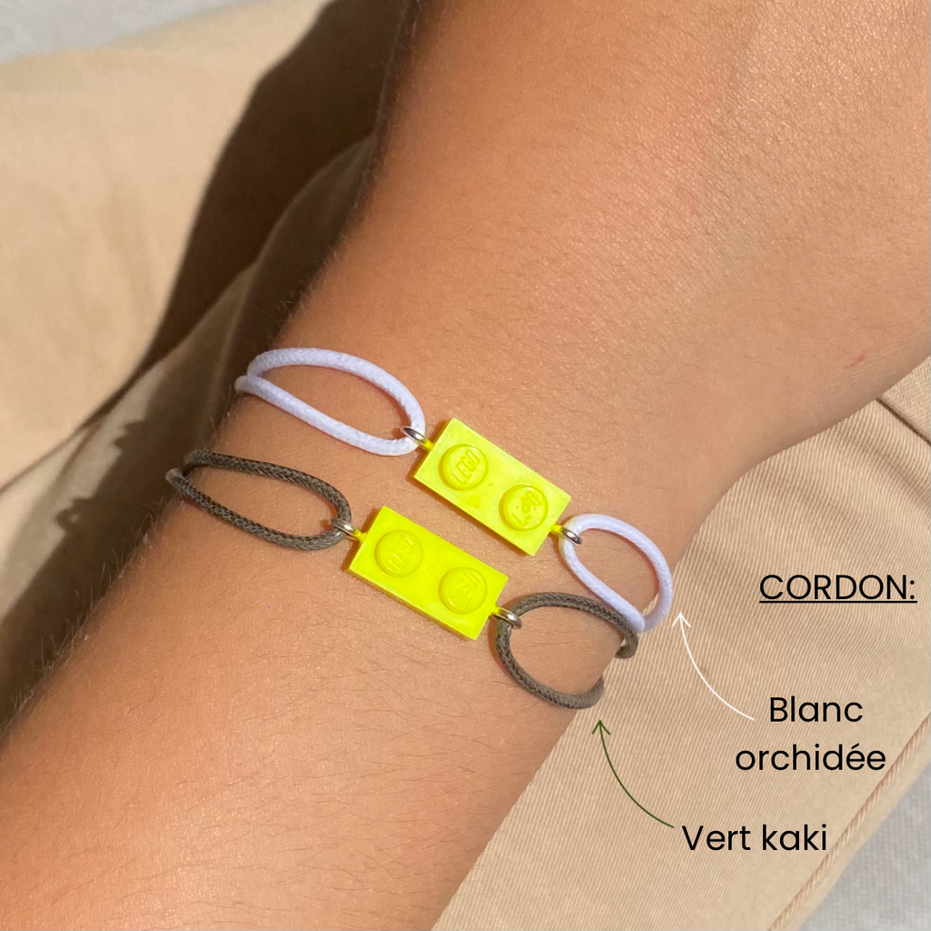 Bracelet avec une brique Lego et cordon coton ajustable