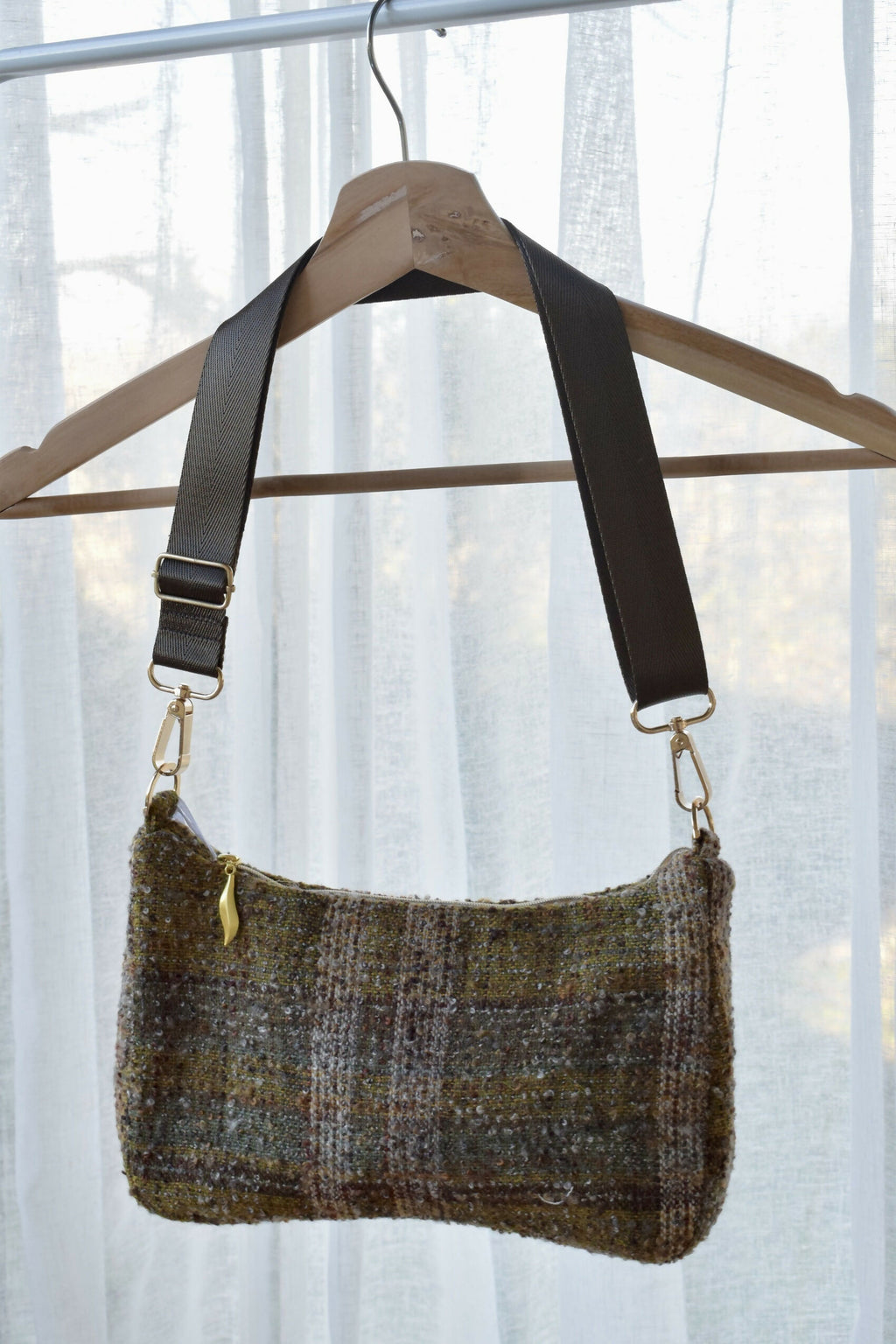 sac-baguette-laine-vert-marron-tweed-bouclette-carreaux-chic-ethique-artisanale-fait-main-tendance-upcycling-2