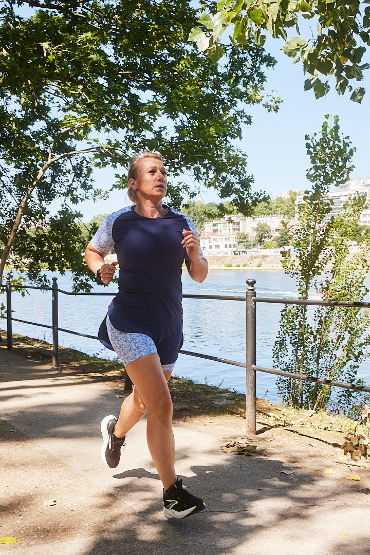 T-shirt sport femme col V "Nouvelle Vague" - Technique, féminin et recyclé, écoresponsable gayaskin
