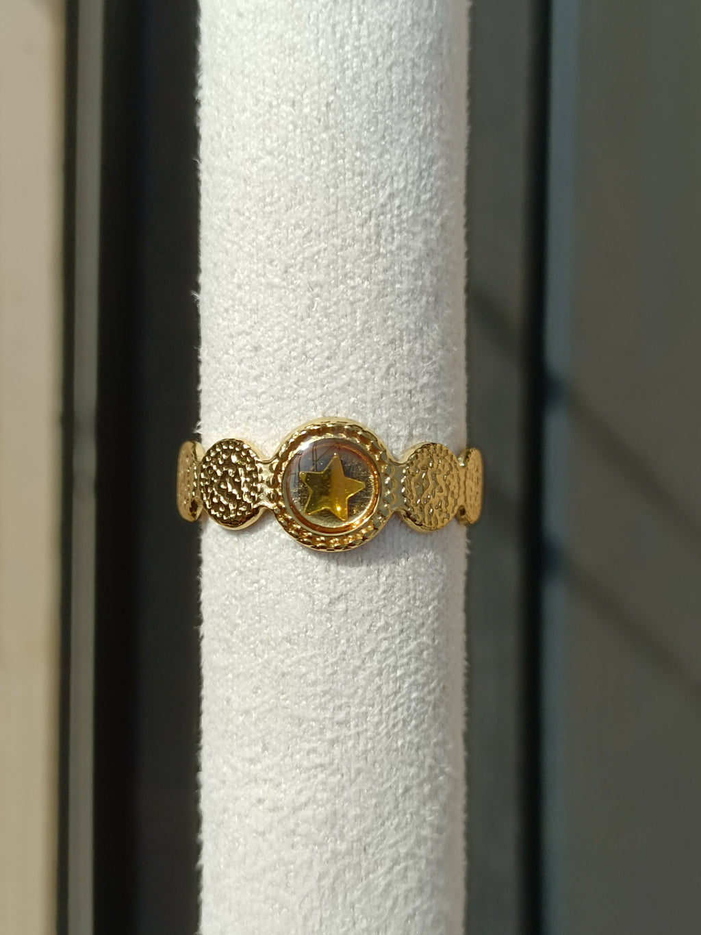 MEL/BT5 5mm Textured Ring