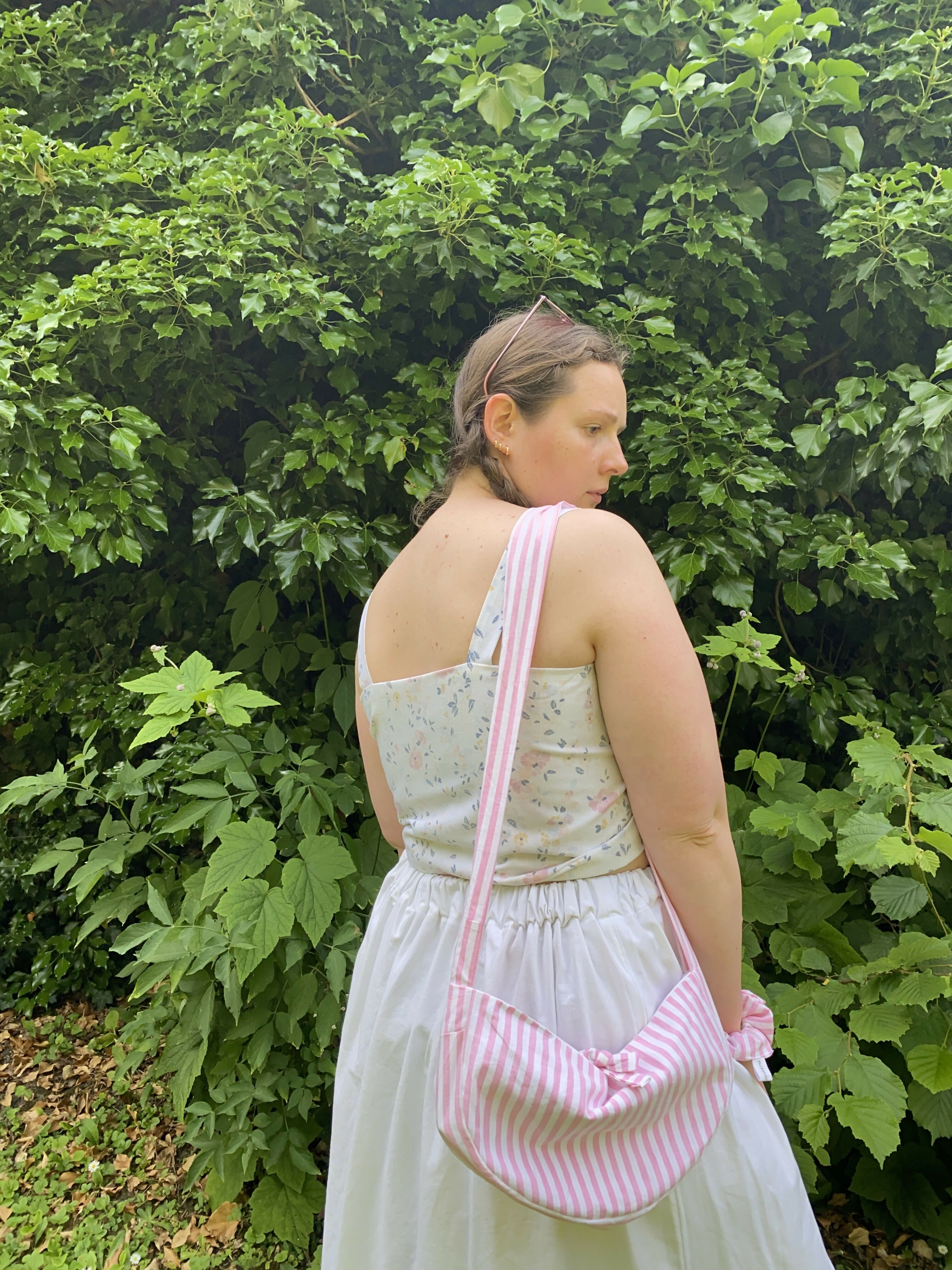 Everlasting Clothe Sac Demi-Lune upcyclé rayures roses: blanches   5