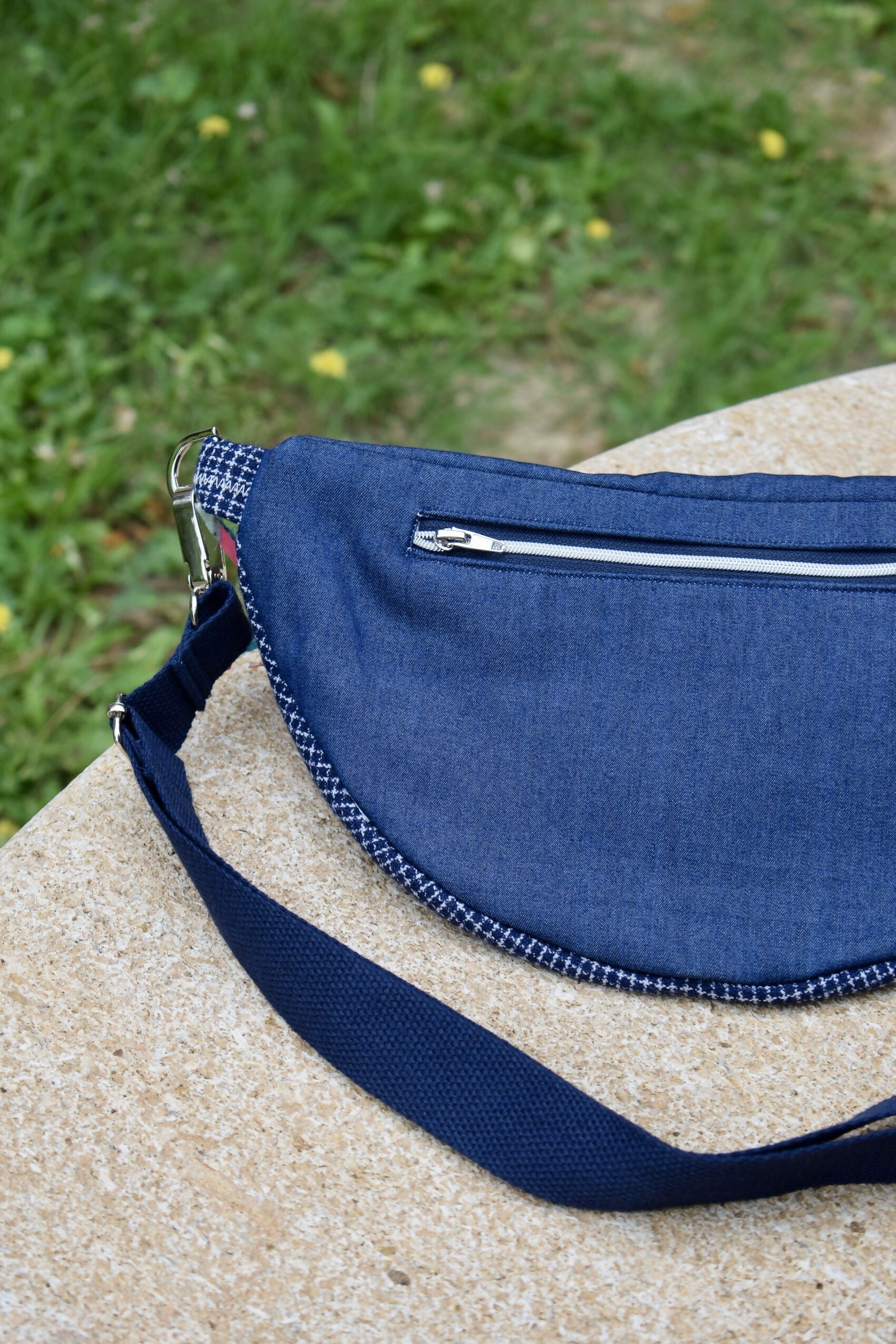 banane-carreaux-bleu-coton-laine-chic-ethique-artisanale-fait-main-tendance-upcycling-3
