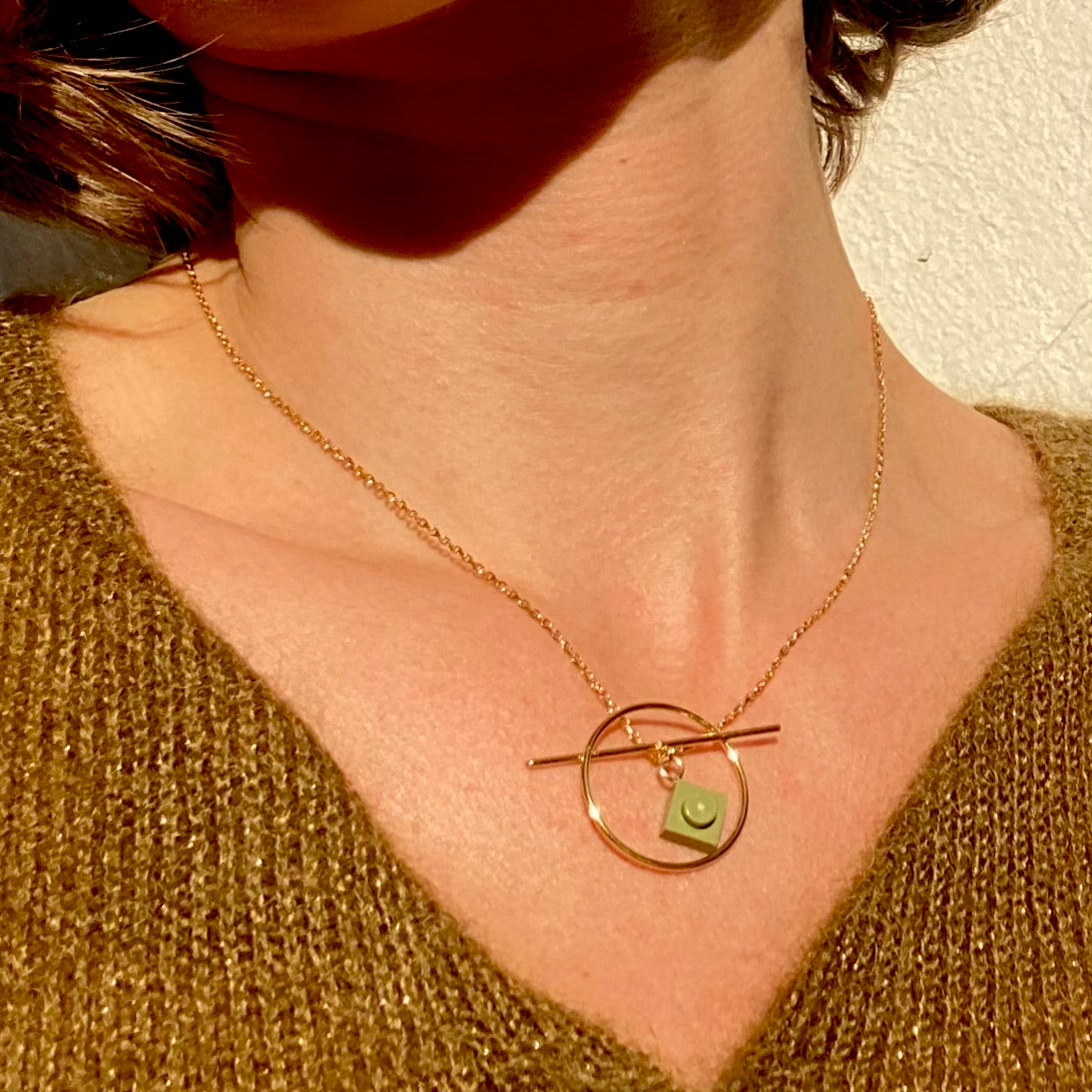 Geometric necklace with a Lego brick - Les Astucieuses