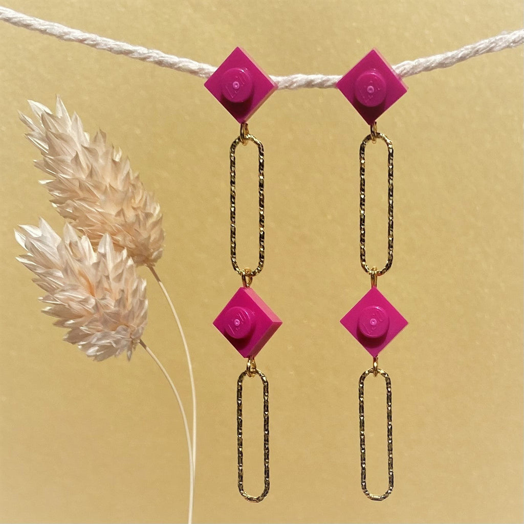 Long earrings with a Lego brick - Les Voltigeuses
