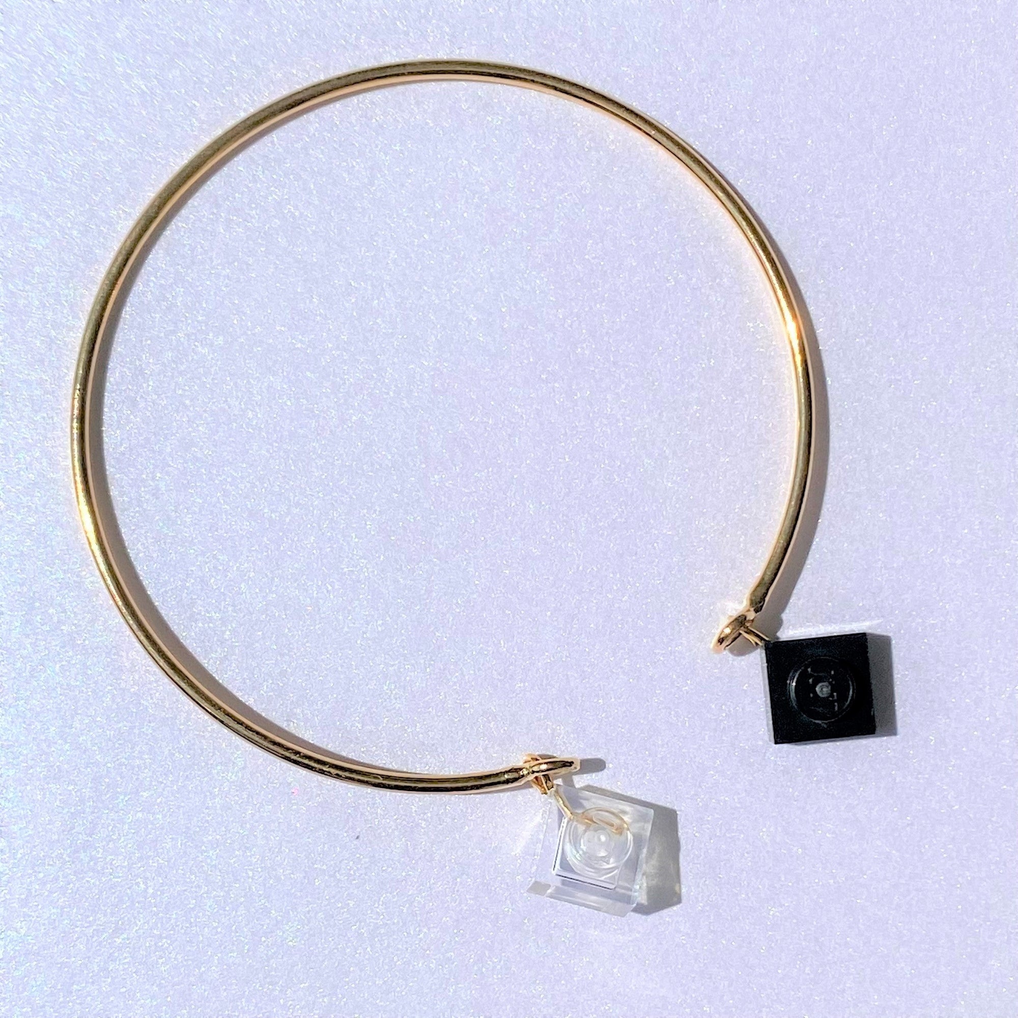 Bracelet jonc ouvert doré - Les Rockeuses