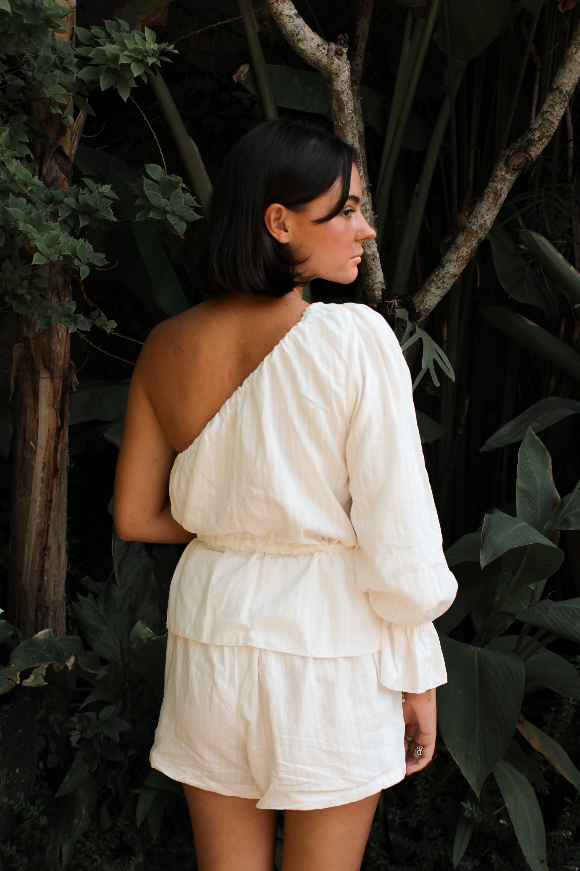 TOP ONE SHOULDER BLANC ~ SINAR