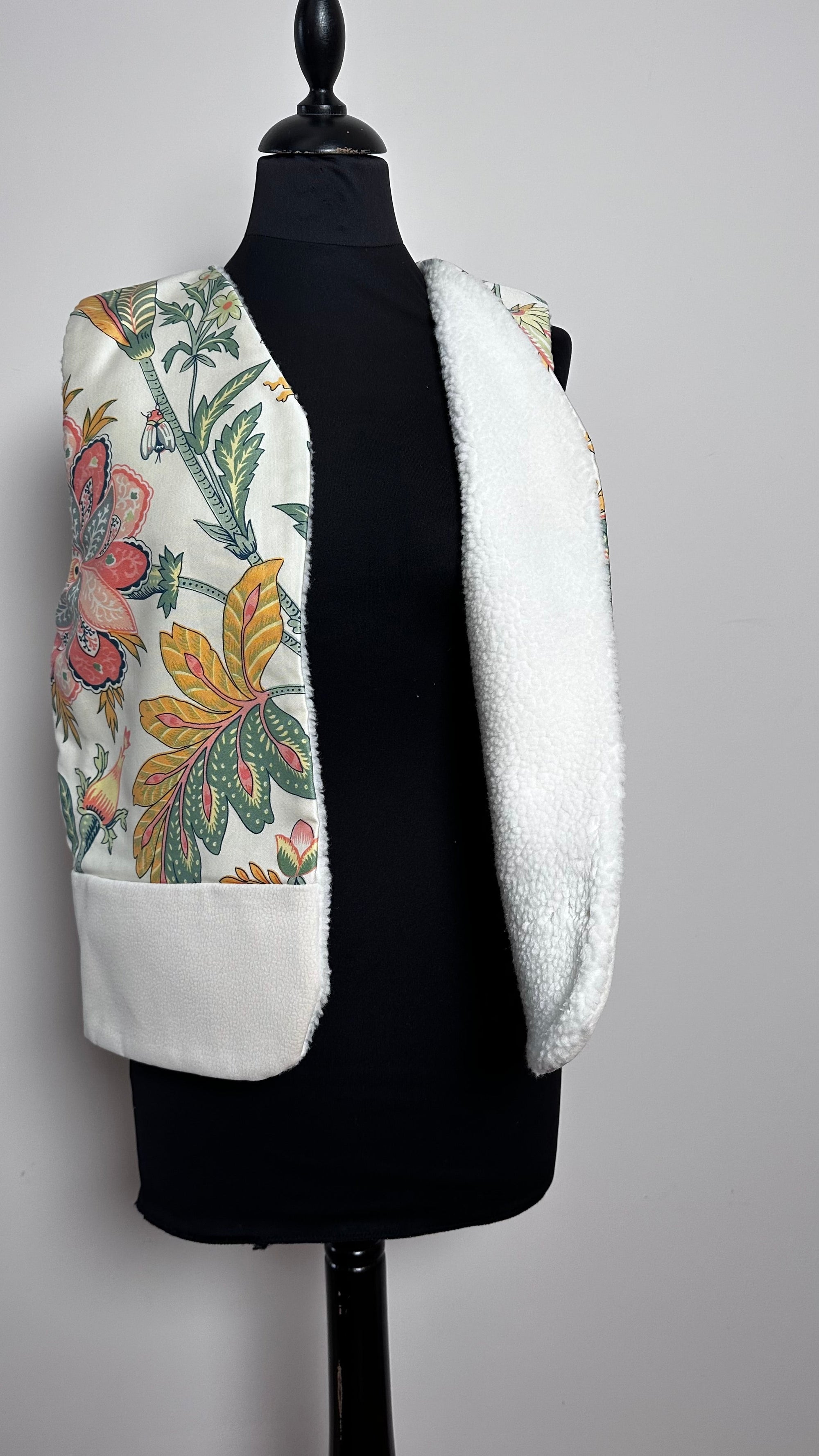 Gilet de Berger taille M beige fleurs
