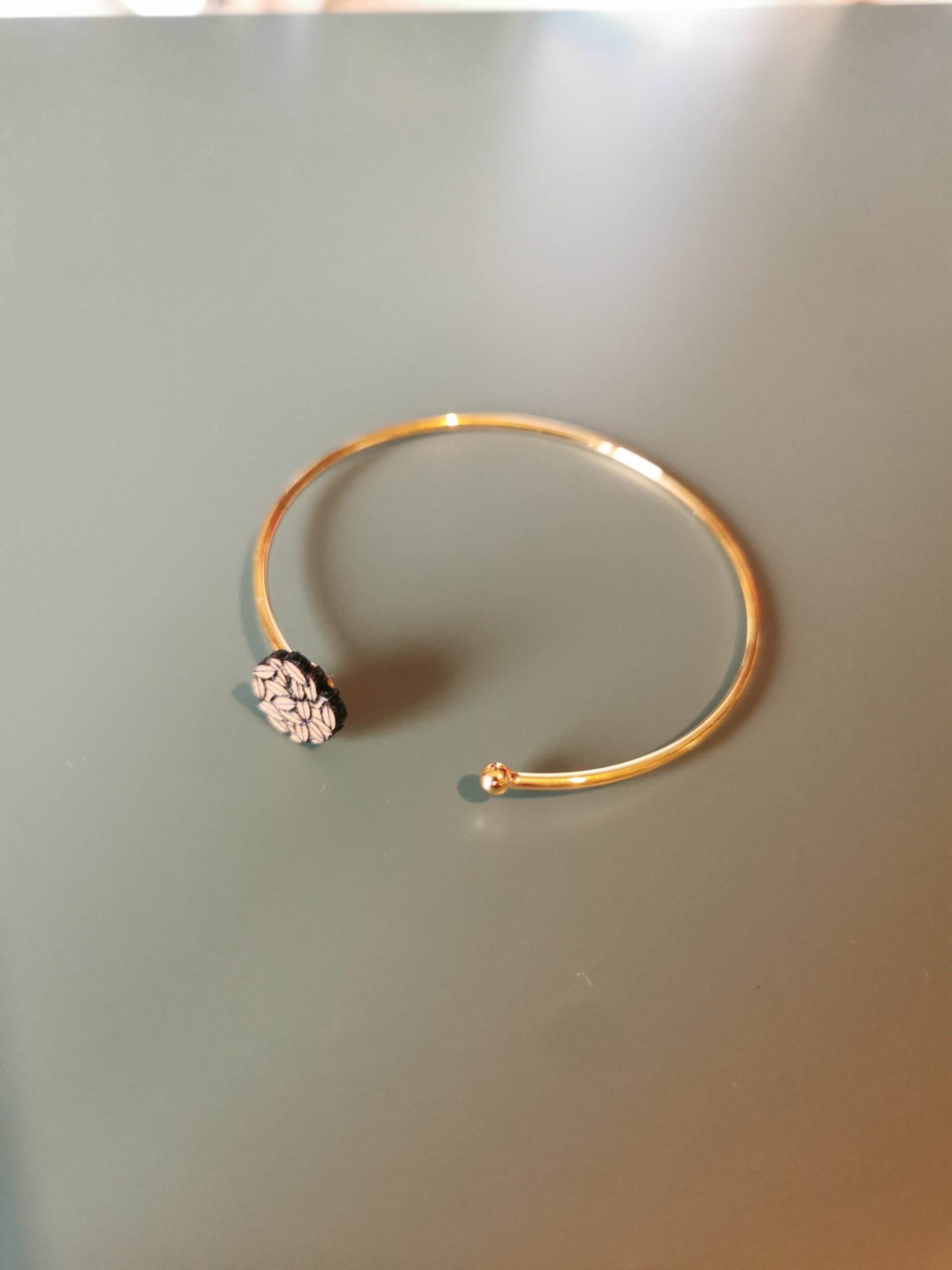 Bracelet femme jonc en plexiglas doré ~ Aloha ~