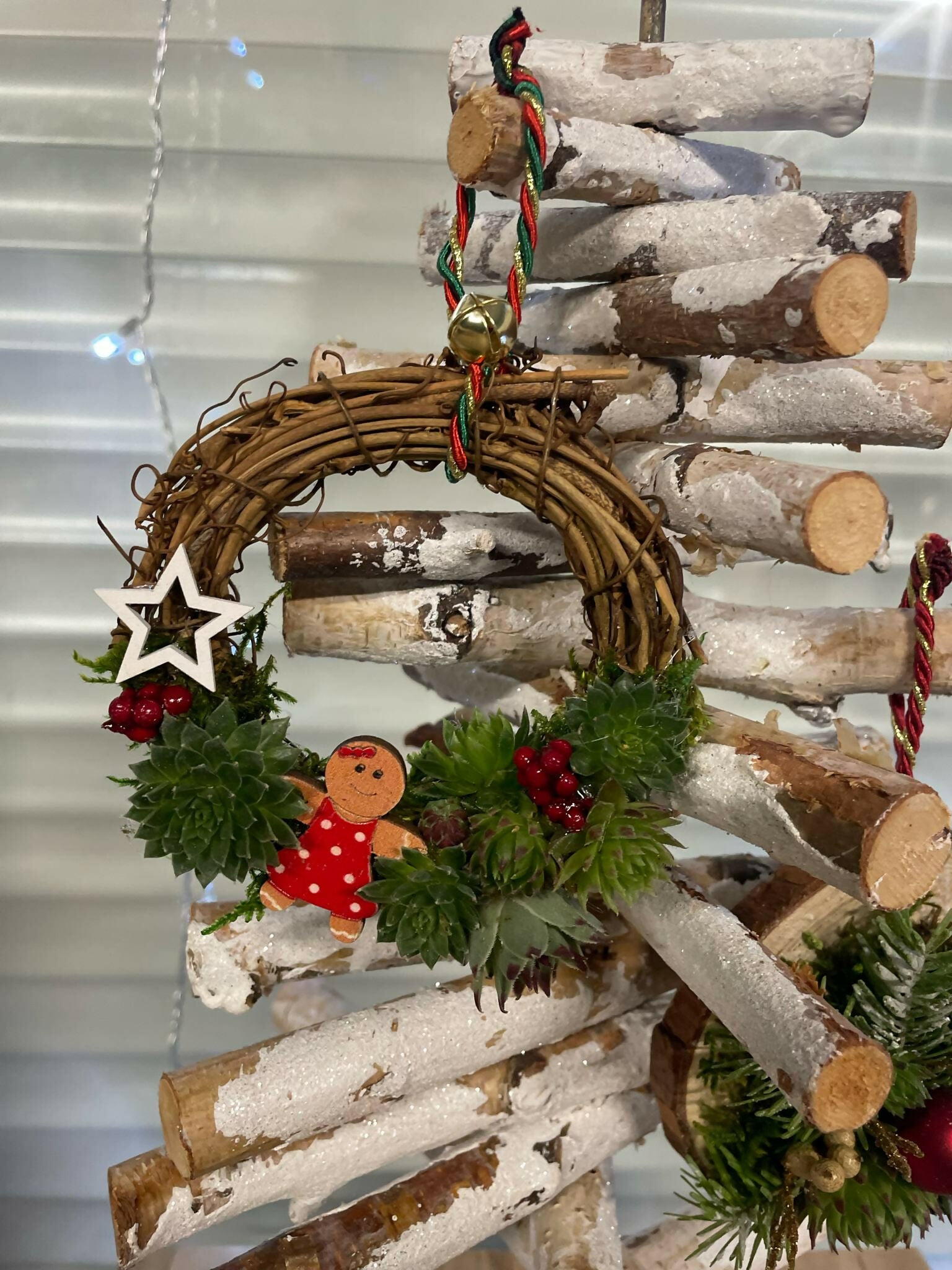 Suspensions végétales à accrocher dans le sapin