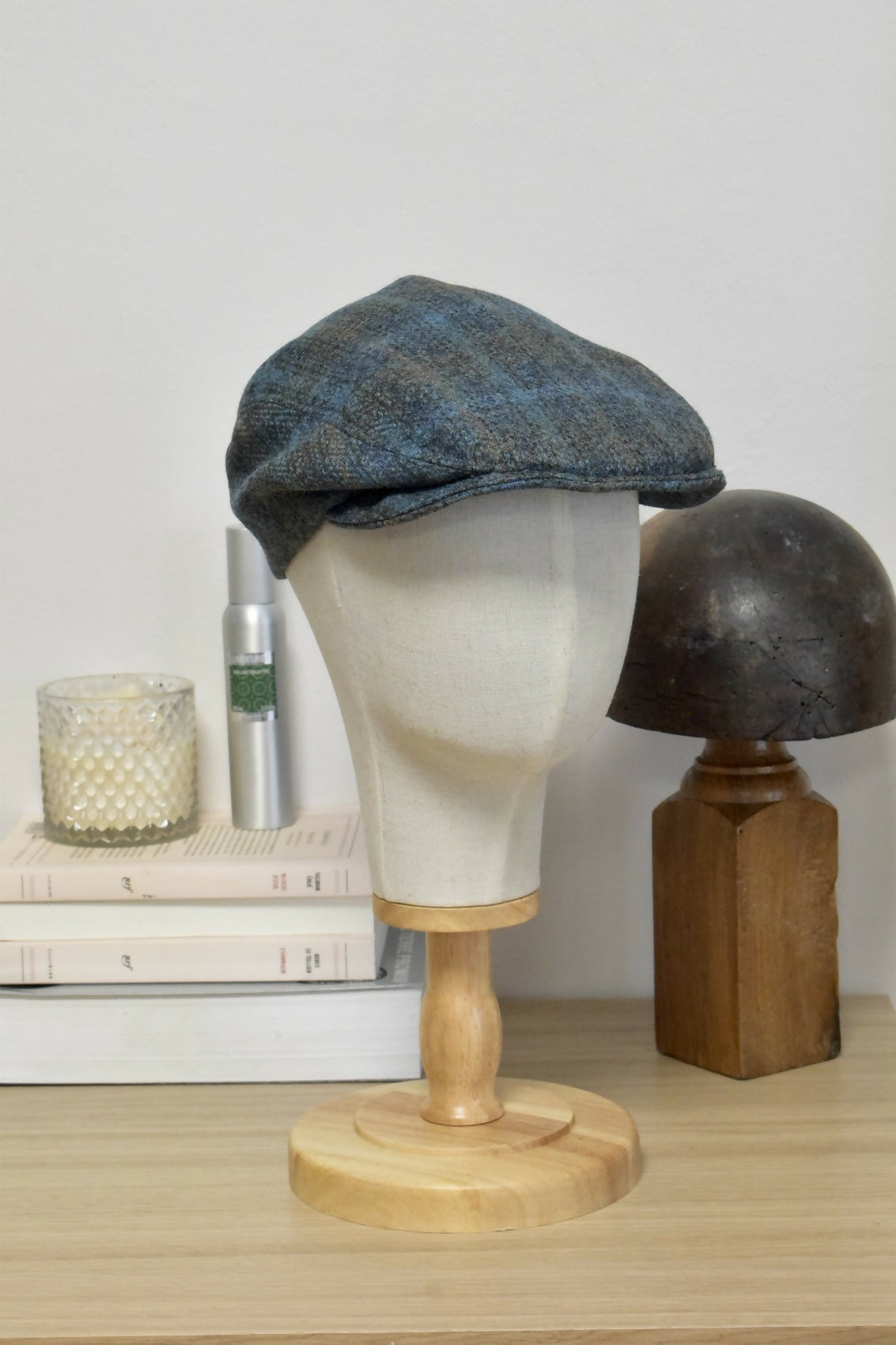 casquette-plate-laine-bleu-homme-chic-ethique-artisanale-fait-main-tendance-upcycling