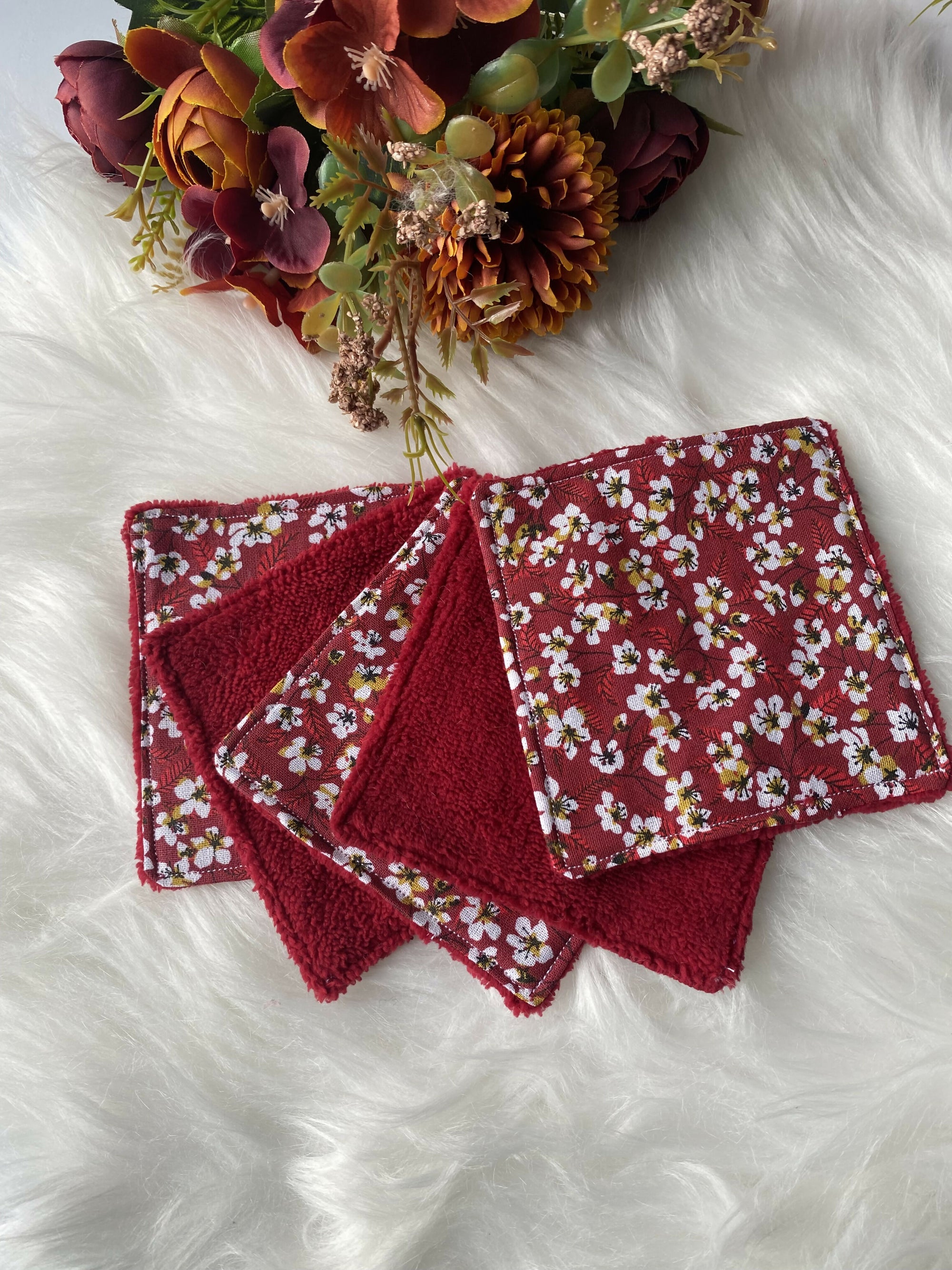 LINGETTES FLEURS ROUGES