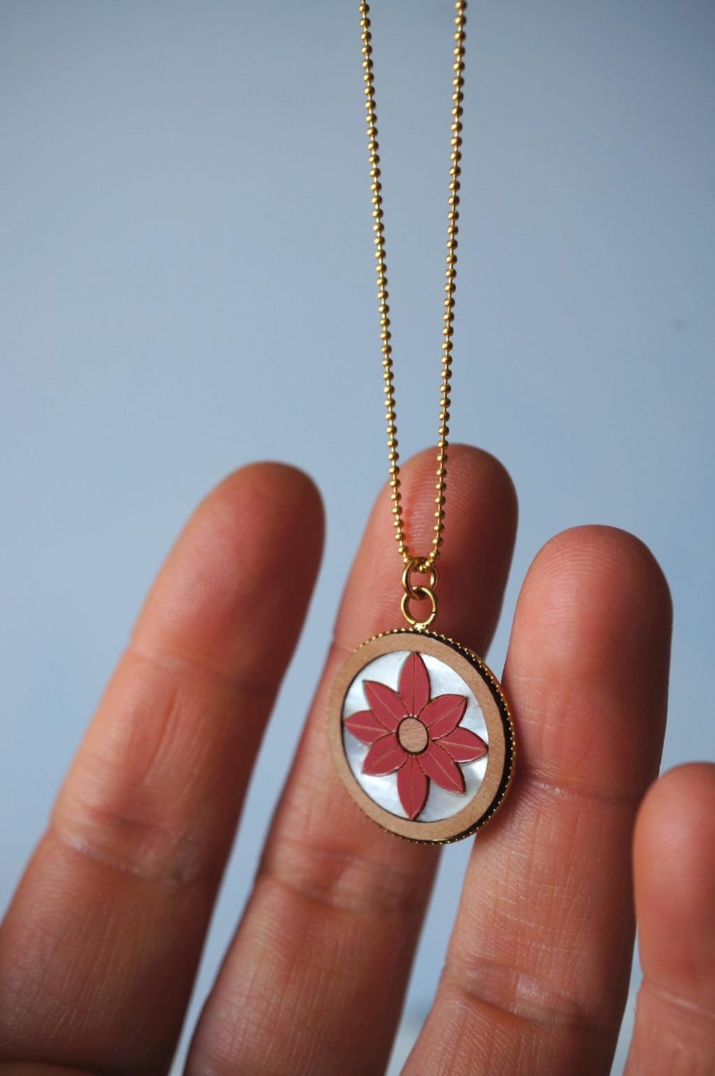Collier fleur rouge et nacre - Jill