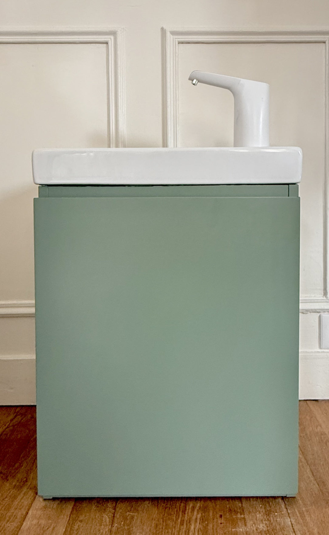 Lavabo  Enfant Montessori évolutif 18 mois -  8 ans | Mobile, autonome en eau & sans travaux - VERT