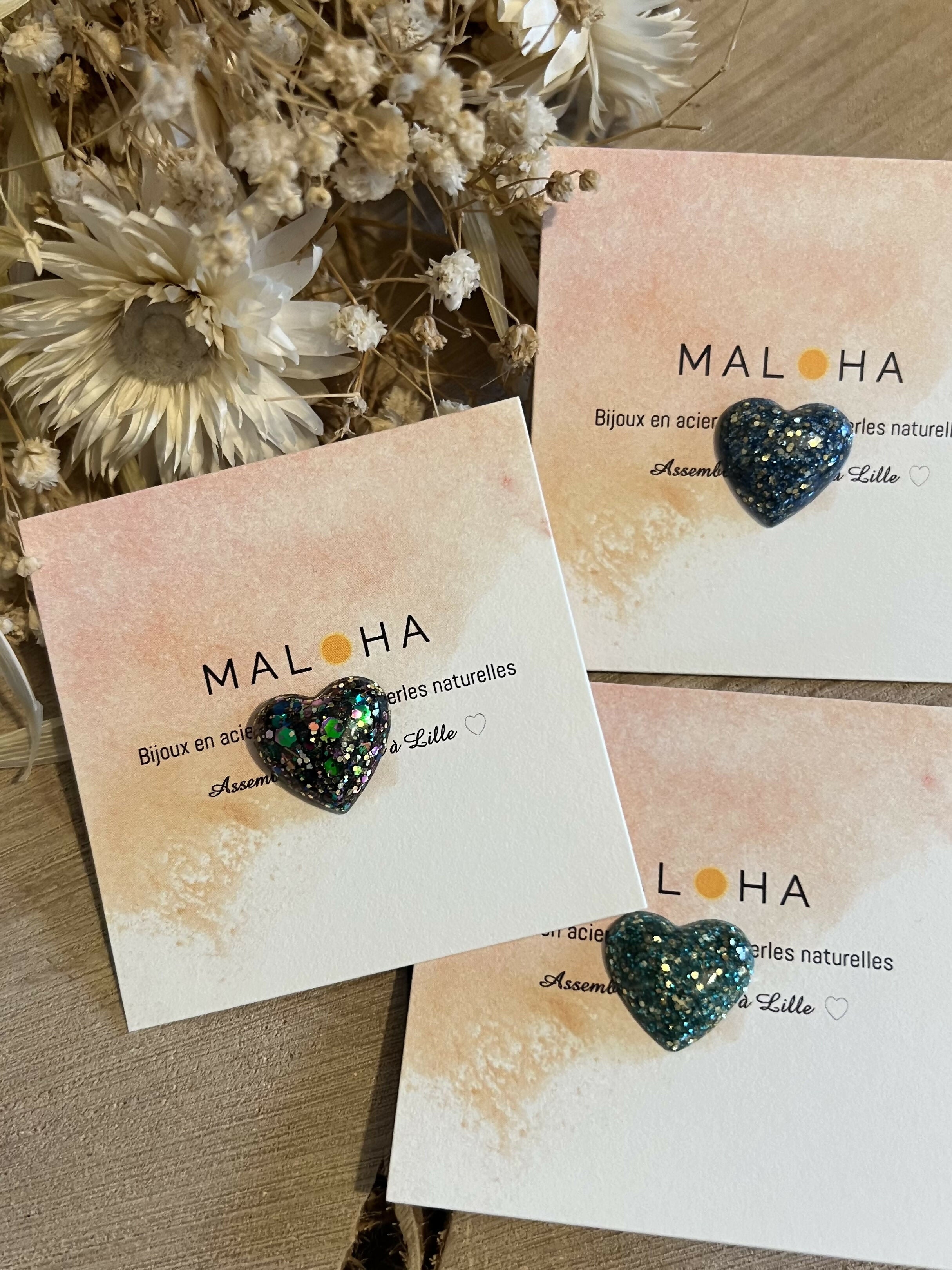 Small glitter heart pin