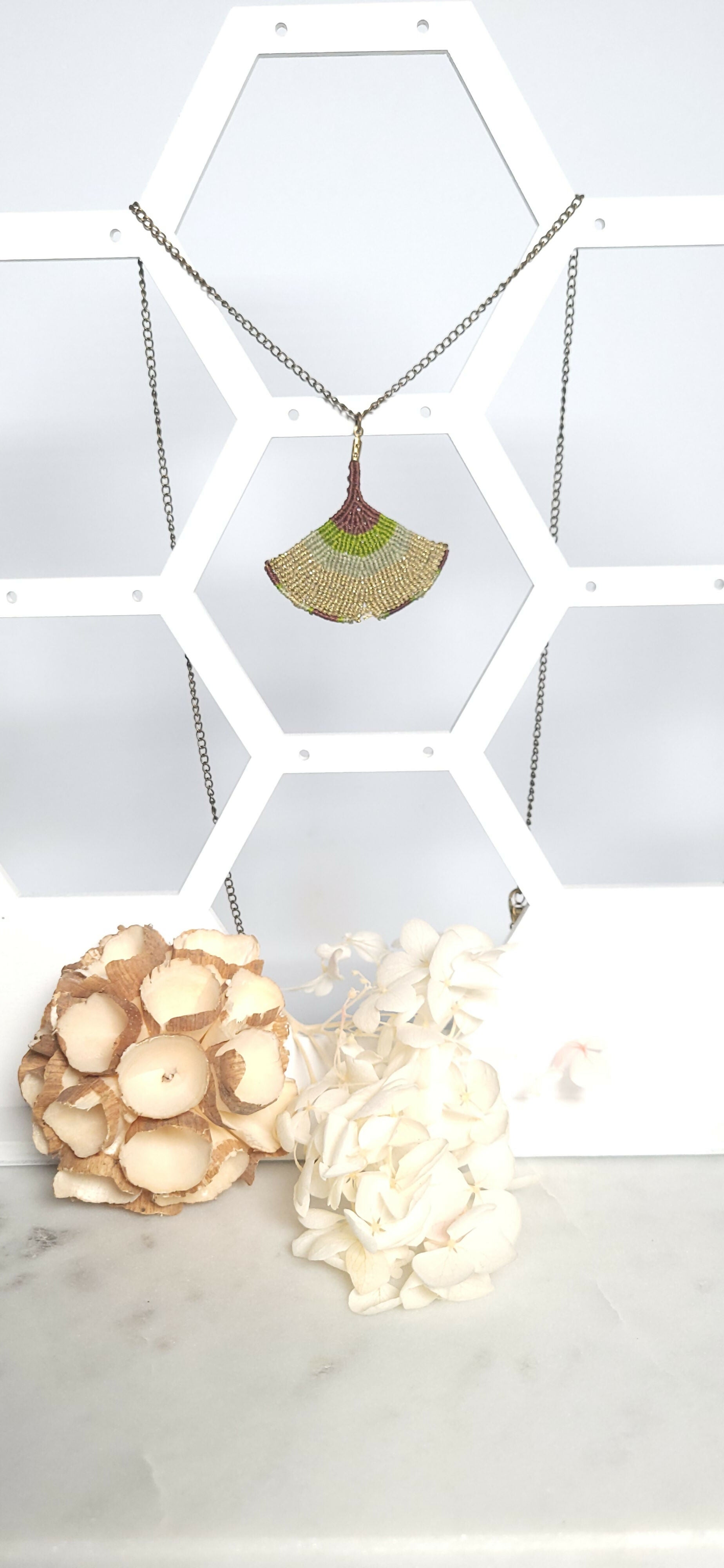 155.collier gingko