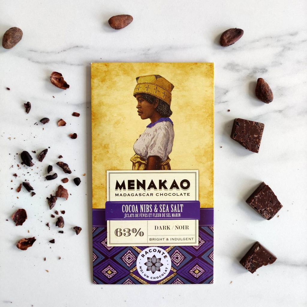 Chocolat Bean-to-Bar Menakao- 63% de cacao aux éclats de fèves et à la fleur de sel Menakao  fête des pères  fête des mères  Fête des grands-mères  fleur de sel  chocolat équitable  chocolat noir  chocolat livraison  Chocolat de Madagascar  chocolat d'origine Madagascar  chocolat d'origine  chocolat bean-to-bar  chocolat 63%  boost  Bean-to-Bar