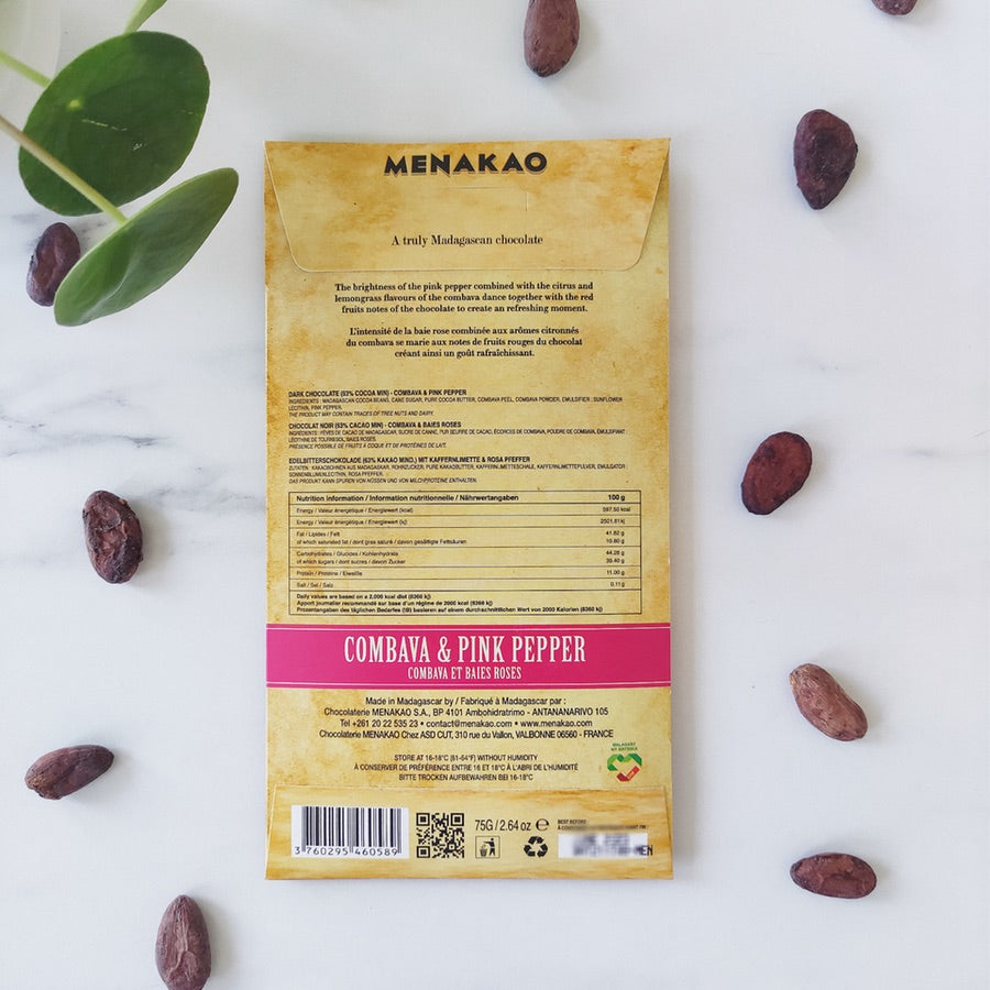 Menakao combava et baies roses - Madagascar tablette de chocolat noir  St Valentin  Saint Valentin  Menakao  fête des pères  chocolat équitable  chocolat noir aromatisé  chocolat noir  chocolat livraison  chocolat d'origine Madagascar  chocolat d'origine  chocolat artisanal  chocolat  Bean-to-Bar