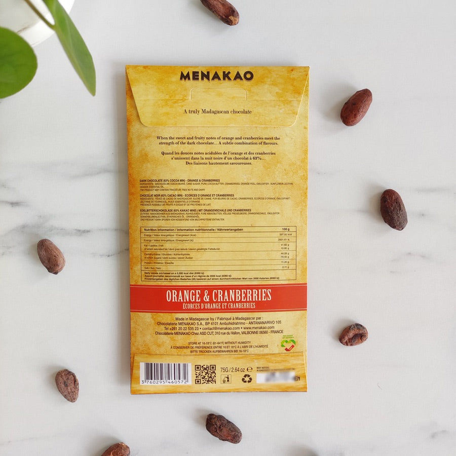 Menakao : Chocolat noir écorces d'Orange et Cranberries tablette de chocolat noir Noël Menakao meilleurs chocolats du monde fête des pères fête des mères Fête des grands-mères Chocolats originaux chocolats noirs CHOCOLATS NOIR chocolat noir chocolat livraison chocolat artisanal chocolat Bean-to-Bar