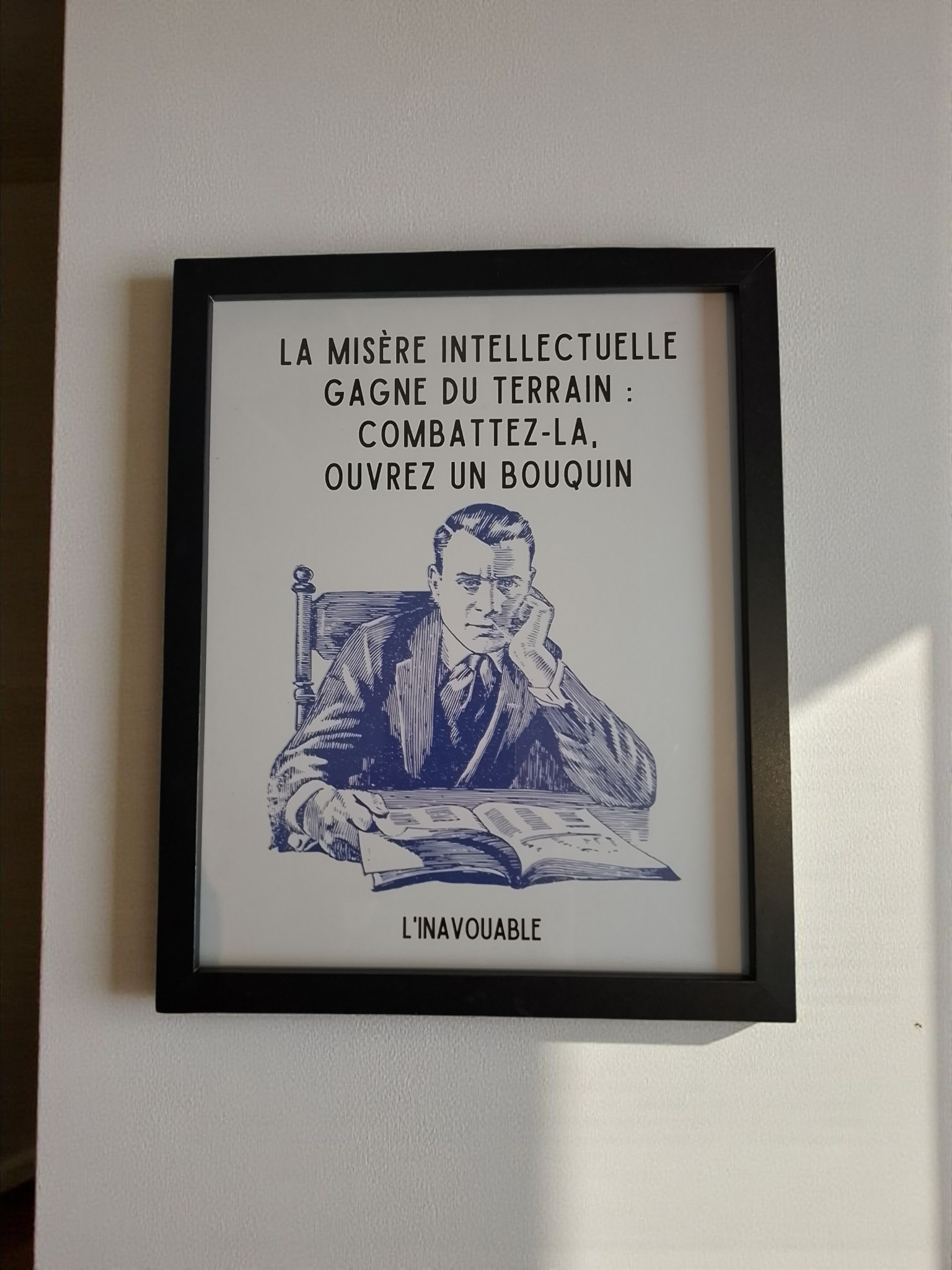 CADRE "ICI, IL Y A DE LA VIE" Couronne Moyen noir