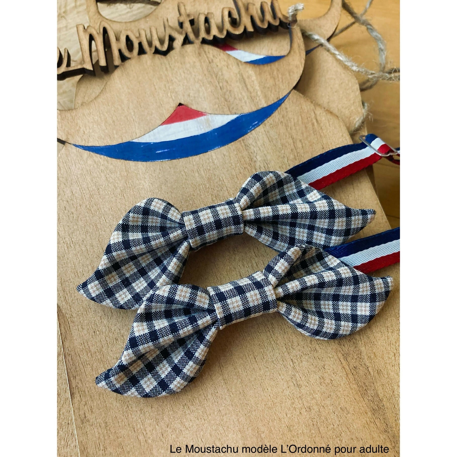 Nœud papillon Le Moustachu modèle L'Ordonné