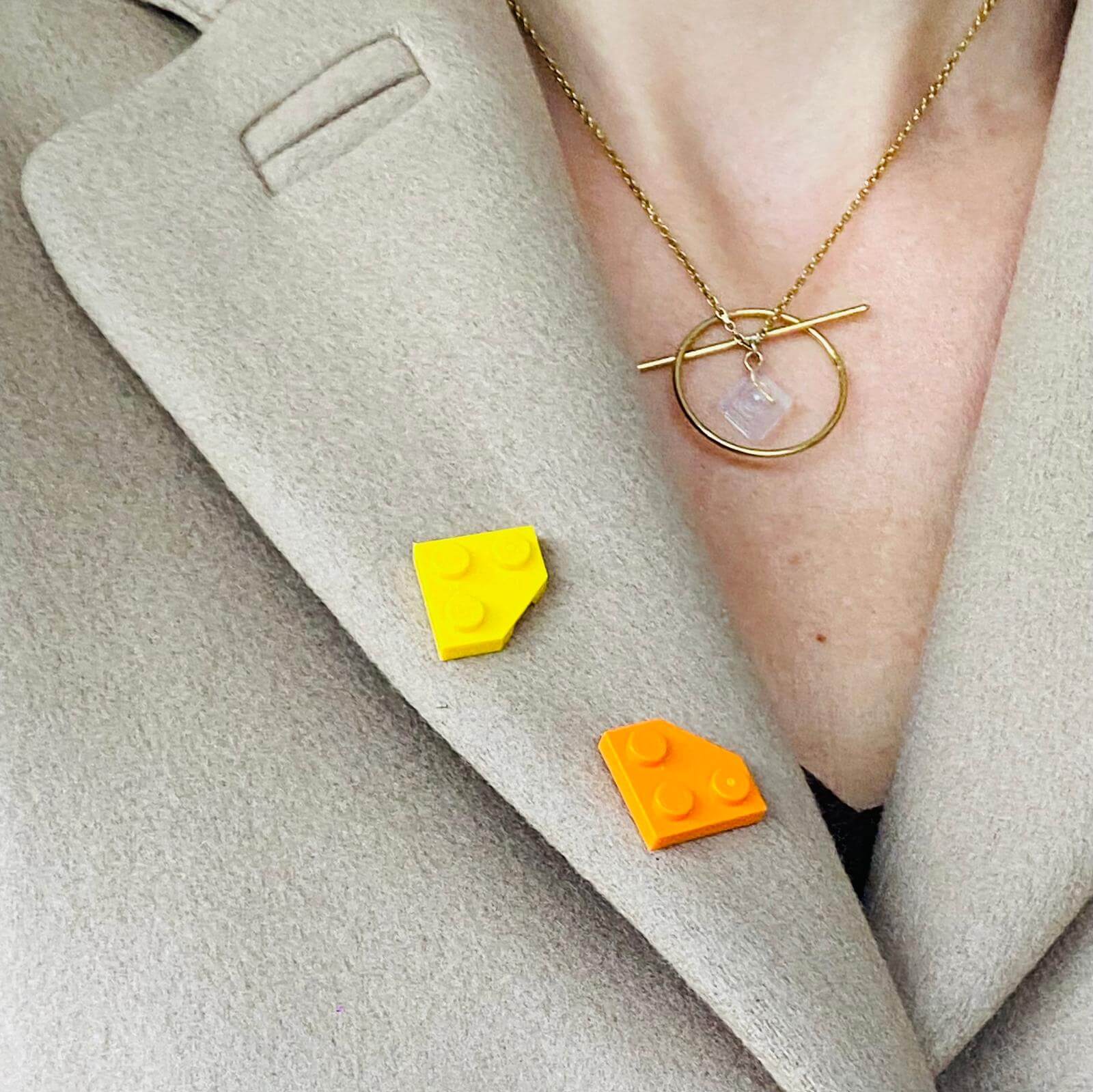 Pin's avec une brique Lego 2x4 - Les Collectionneuses