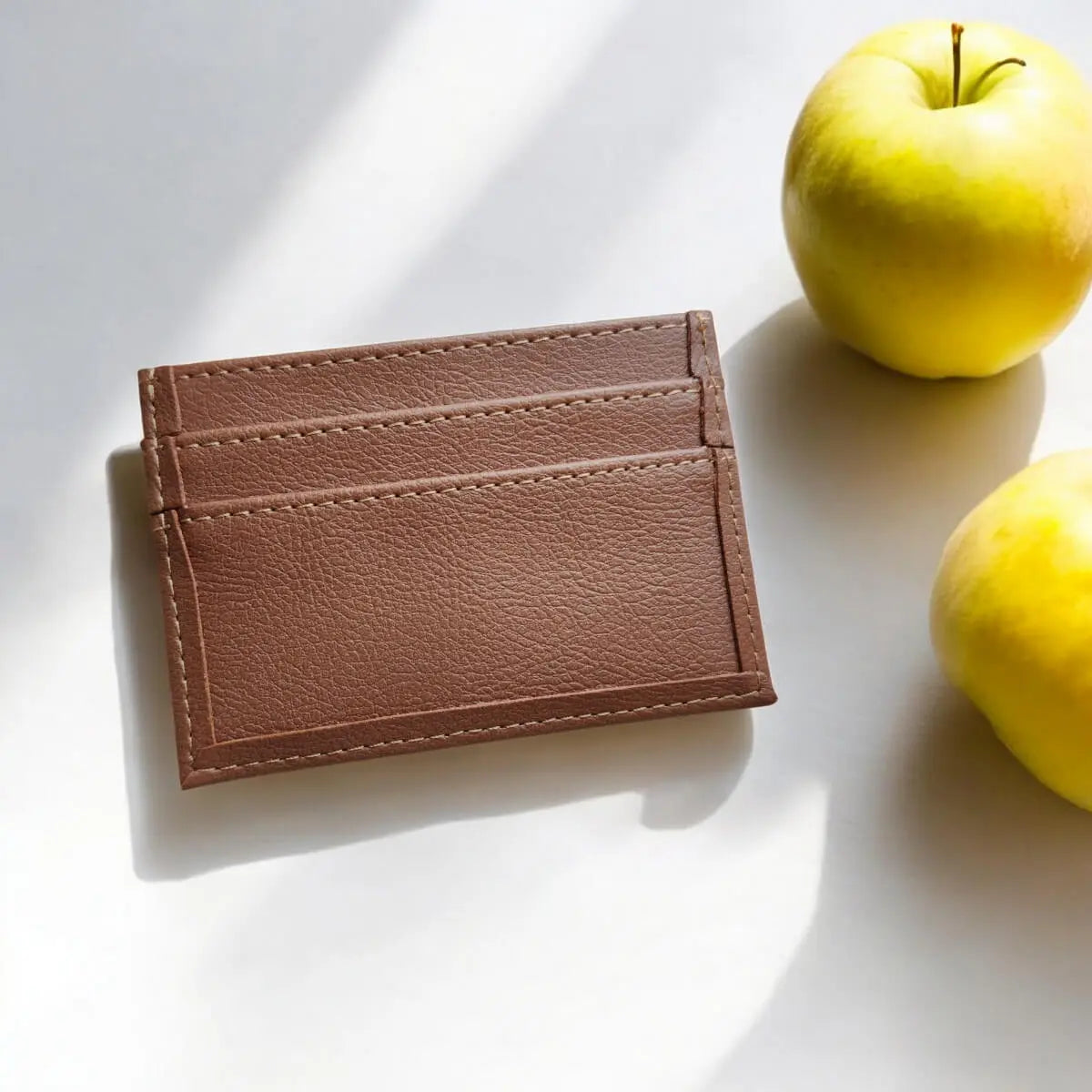 Porte cartes vegan en peau de pomme - Unisexe  Karmyliege