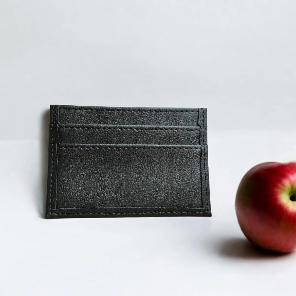 Porte cartes vegan en peau de pomme - Unisexe  Karmyliege