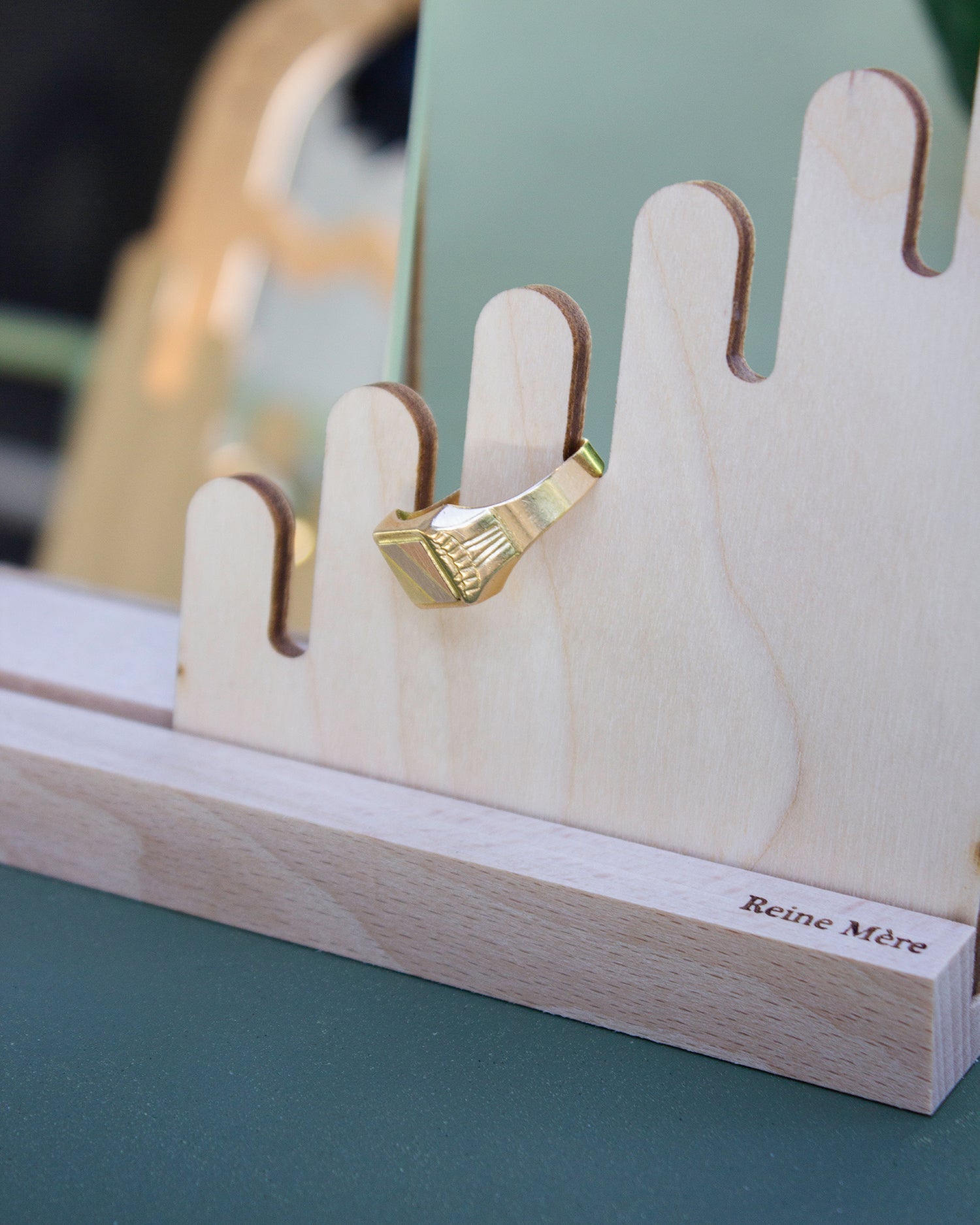 Parenthèse - Reine Mère