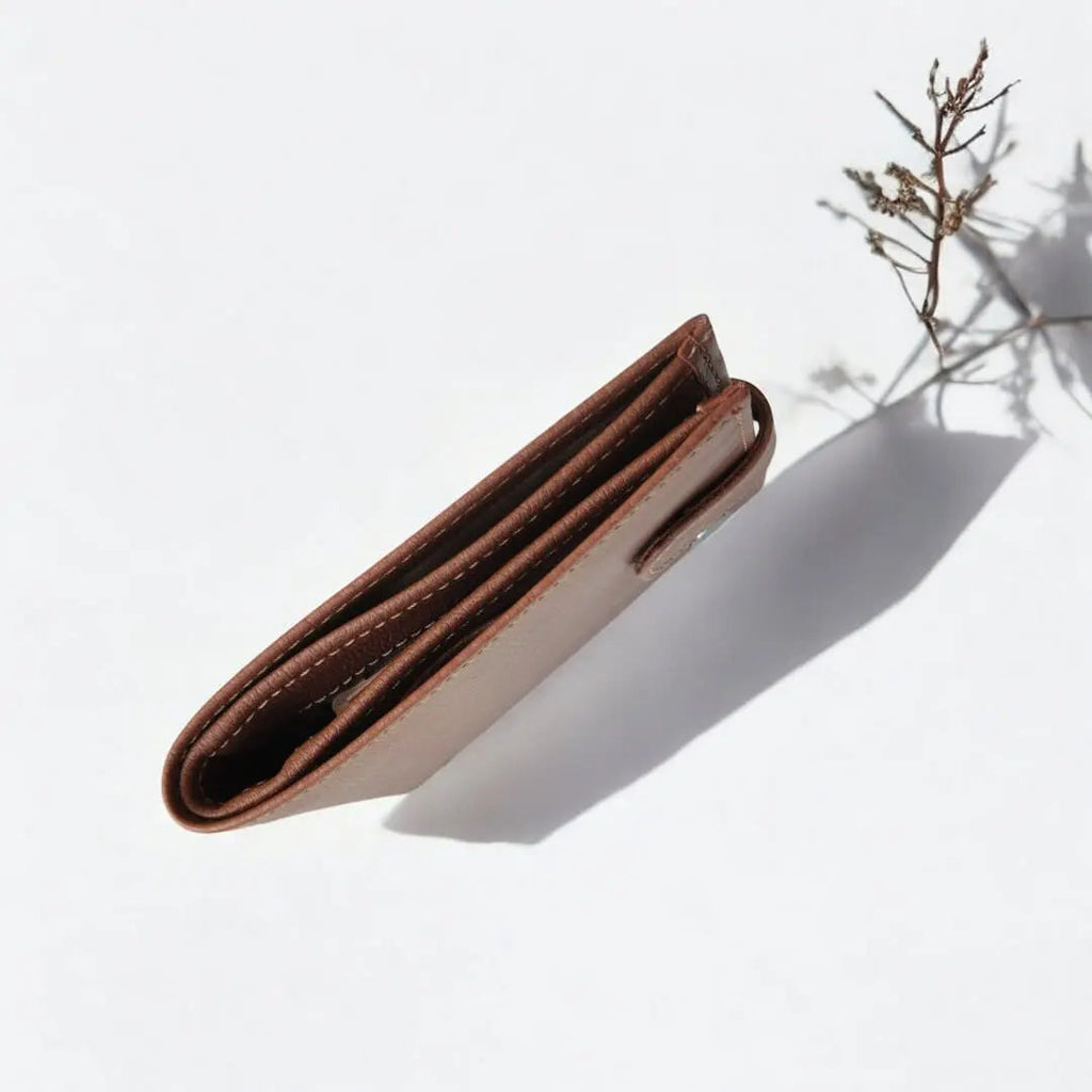 Portefeuille vegan en peau de pomme - Apple-skin Roman  Karmyliege