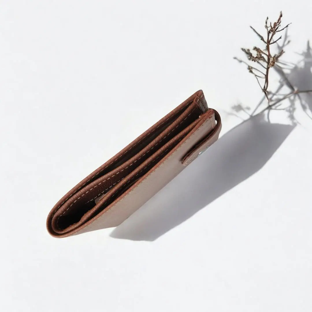 Portefeuille vegan en peau de pomme - Apple-skin Roman  Karmyliege