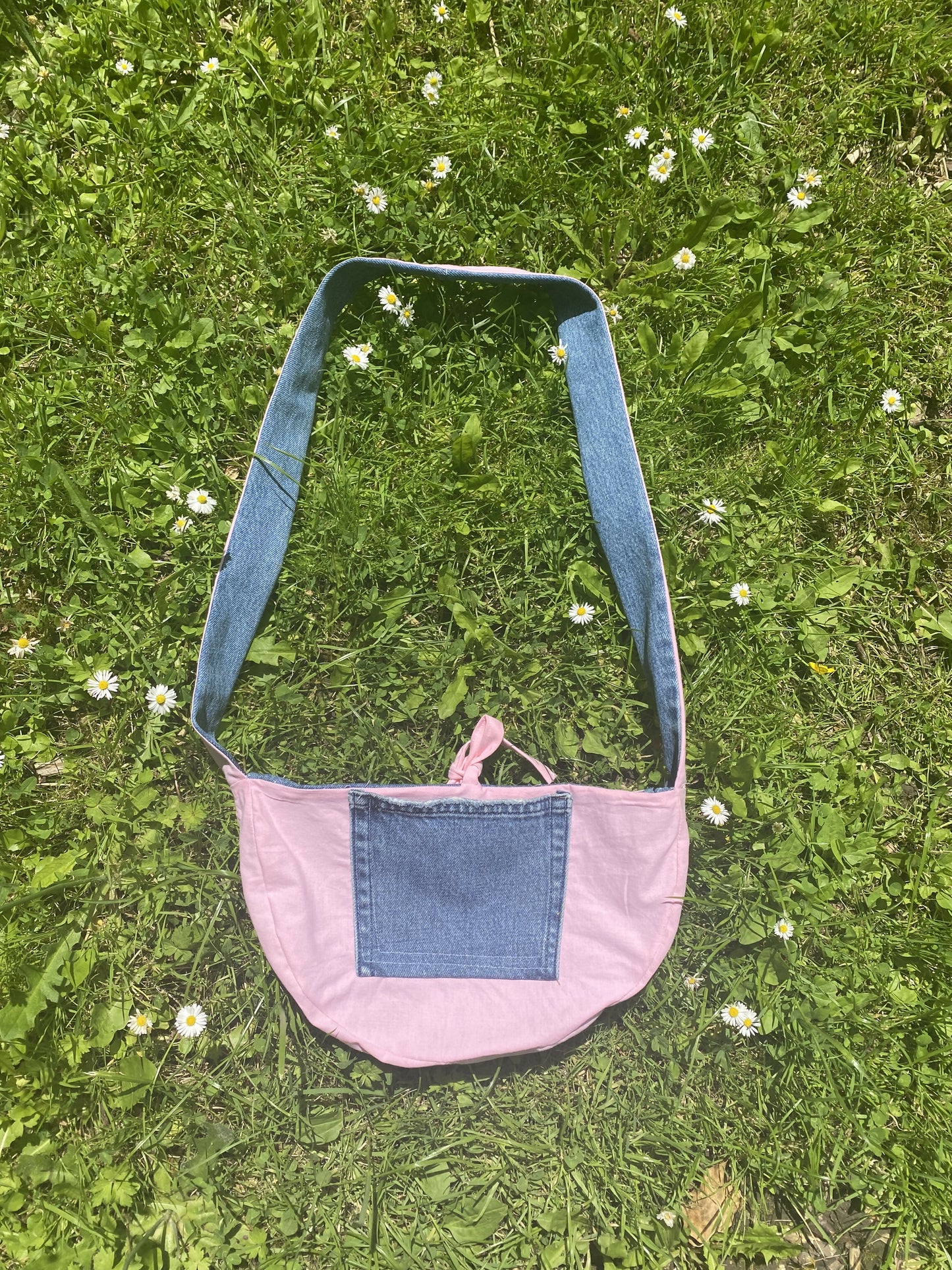 Sac Demi-lune - Denim et rose Upcyclé