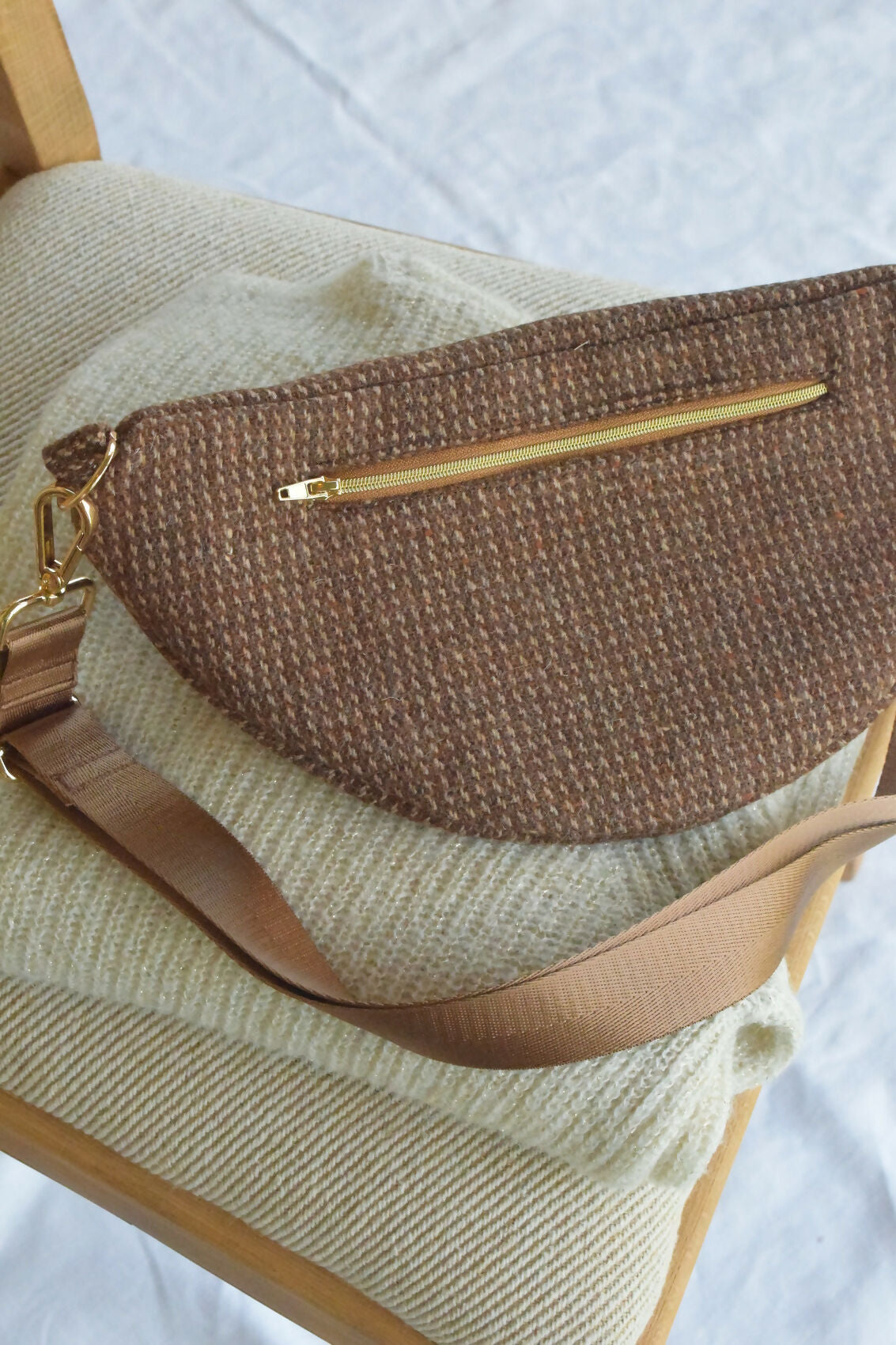 banane-laine-marron-brun-chic-ethique-artisanale-fait-main-tendance-upcycling-4