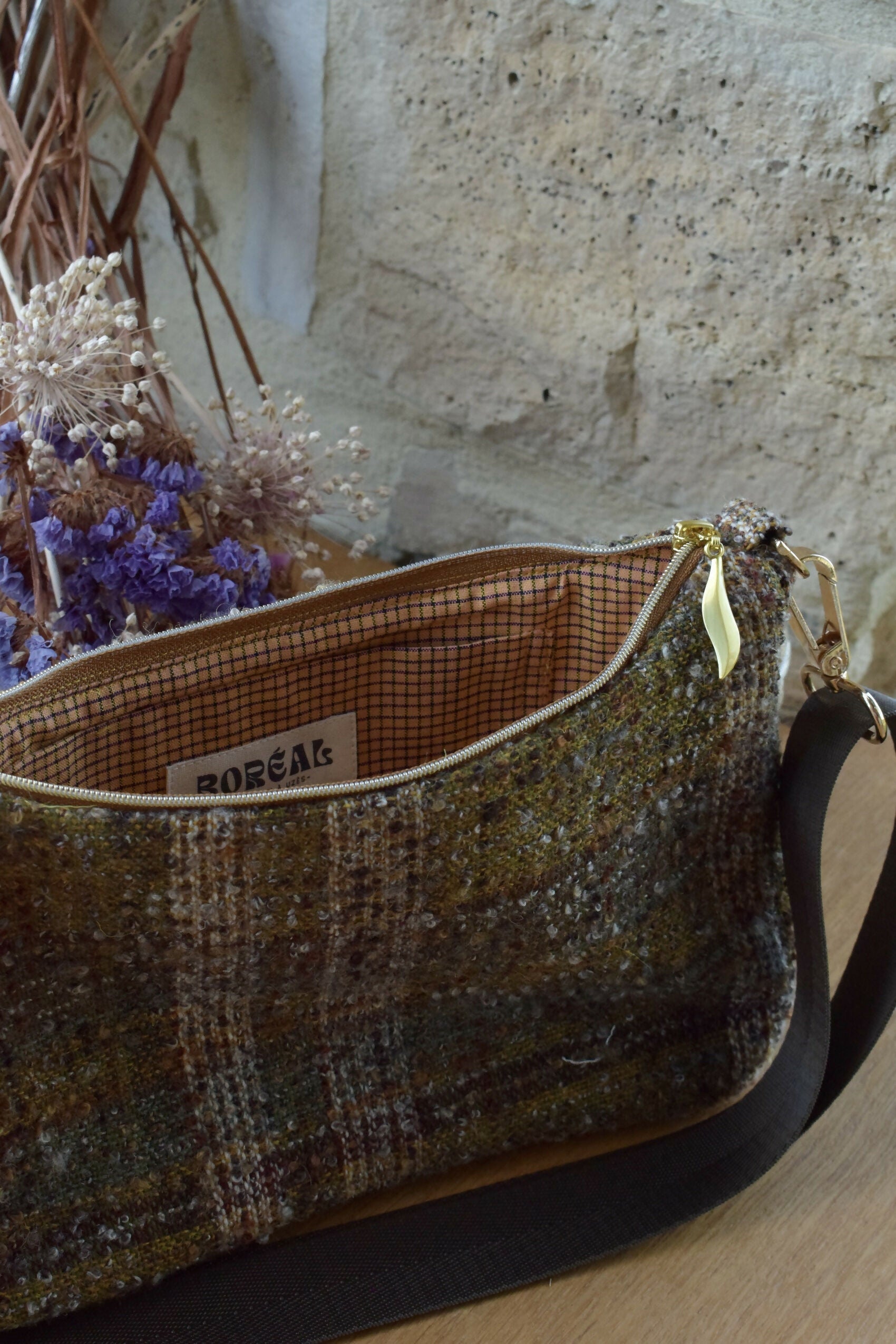 sac-baguette-laine-vert-marron-tweed-bouclette-carreaux-chic-ethique-artisanale-fait-main-tendance-upcycling-8