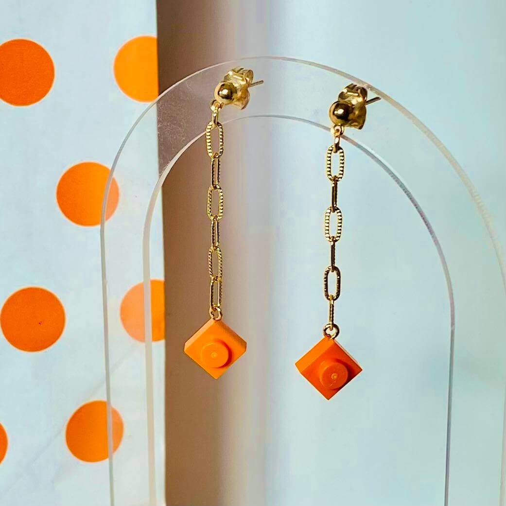 Boucles d'oreilles pendantes chaine & brique Lego® - Les Virevolteuses
