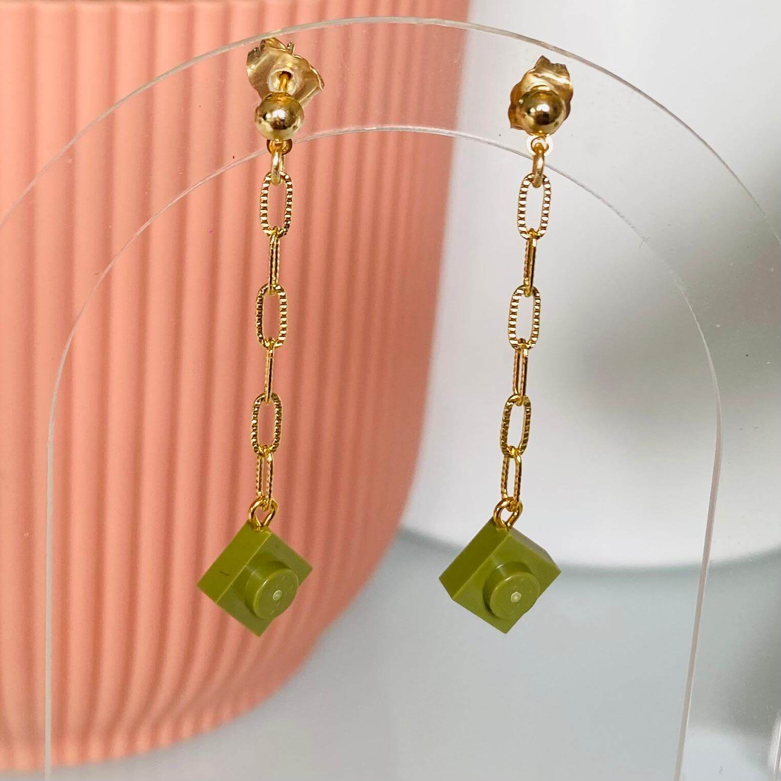 Boucles d'oreilles pendantes chaine & brique Lego® - Les Virevolteuses