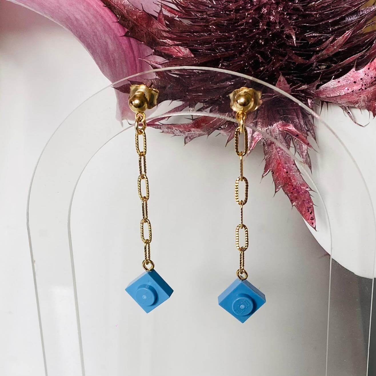 Boucles d'oreilles pendantes chaine & brique Lego® - Les Virevolteuses