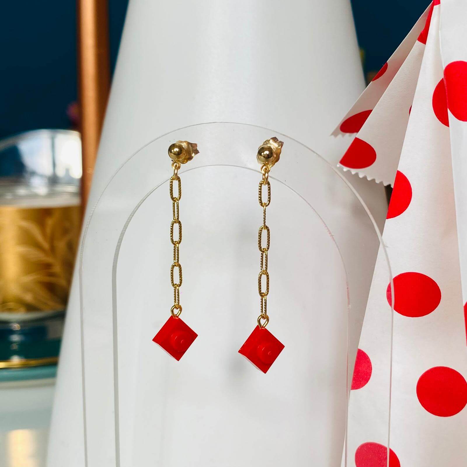 Boucles d'oreilles pendantes chaine & brique Lego® - Les Virevolteuses