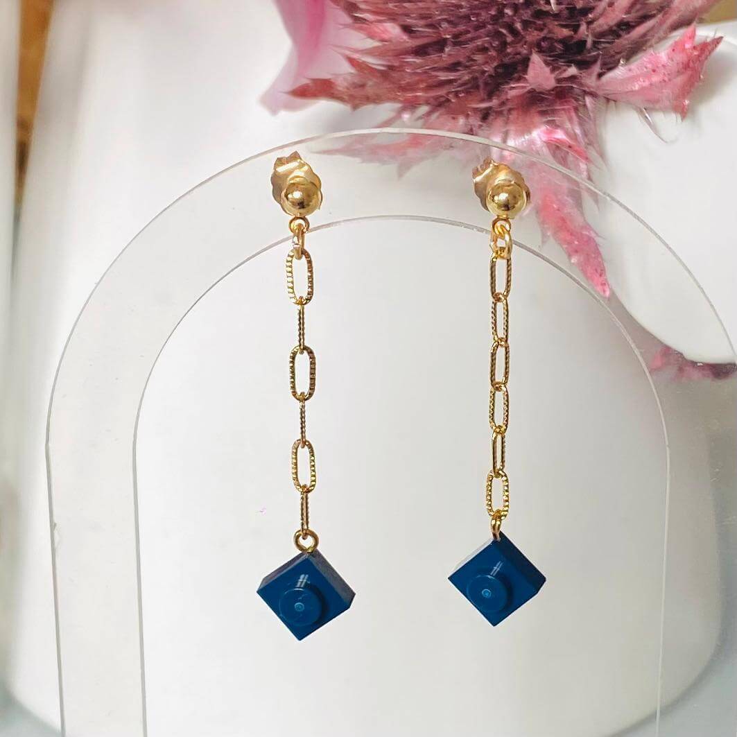 Boucles d'oreilles pendantes chaine & brique Lego® - Les Virevolteuses