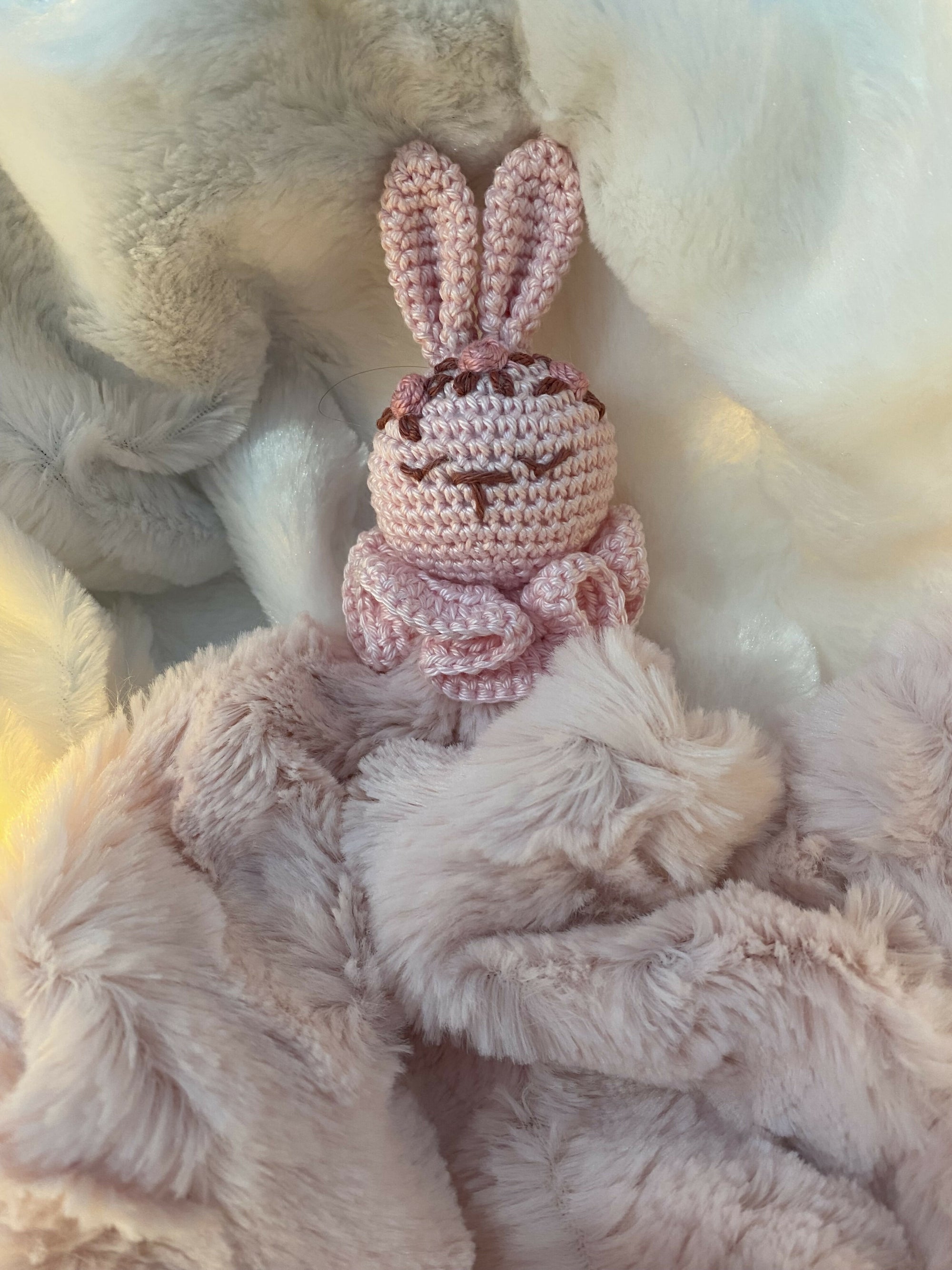 lapin tout fourrure rose1