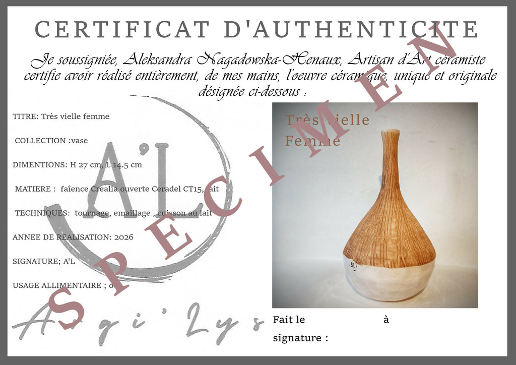 Vase Très vieille femme