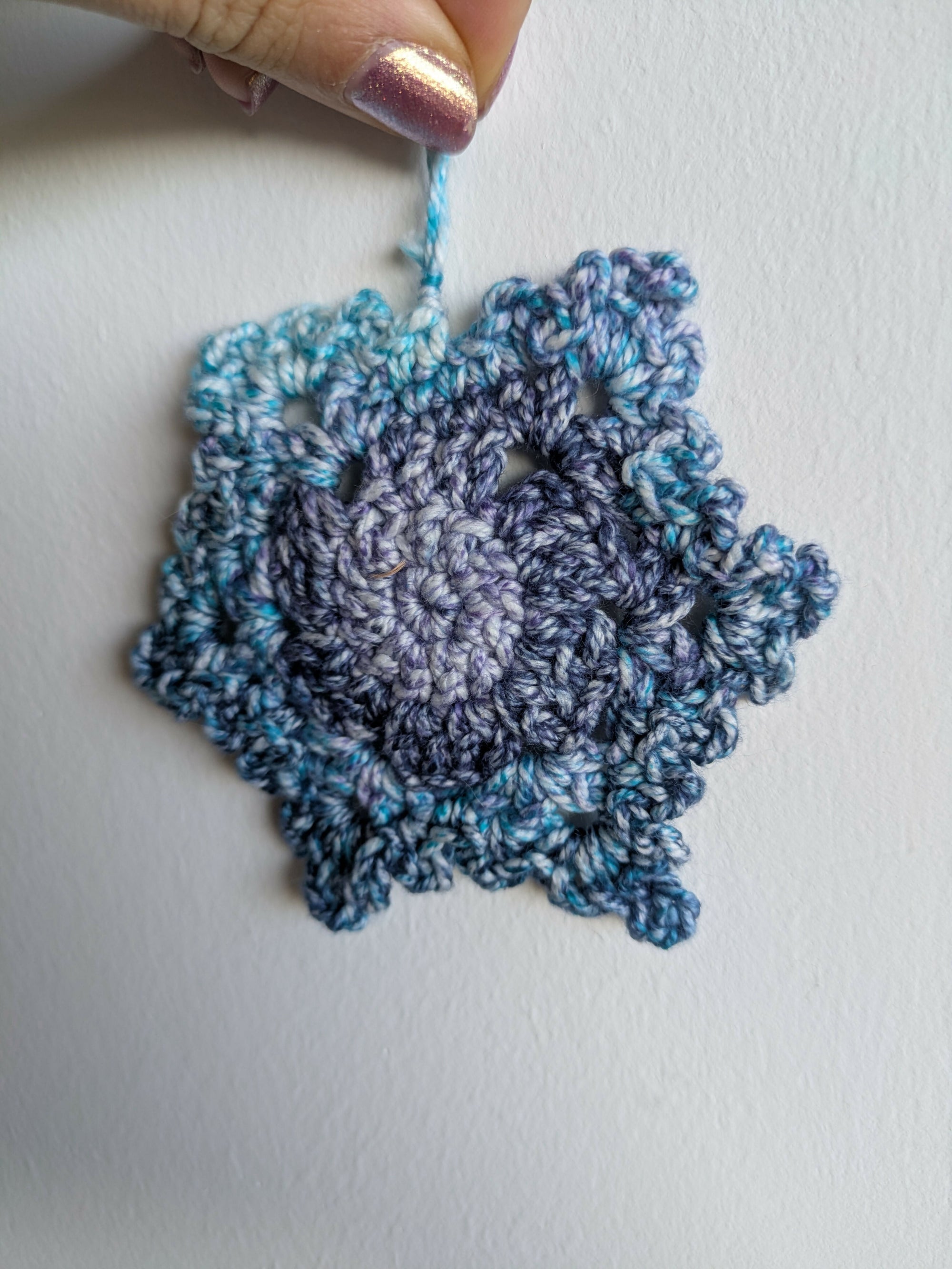 déco de sapin flocon violet