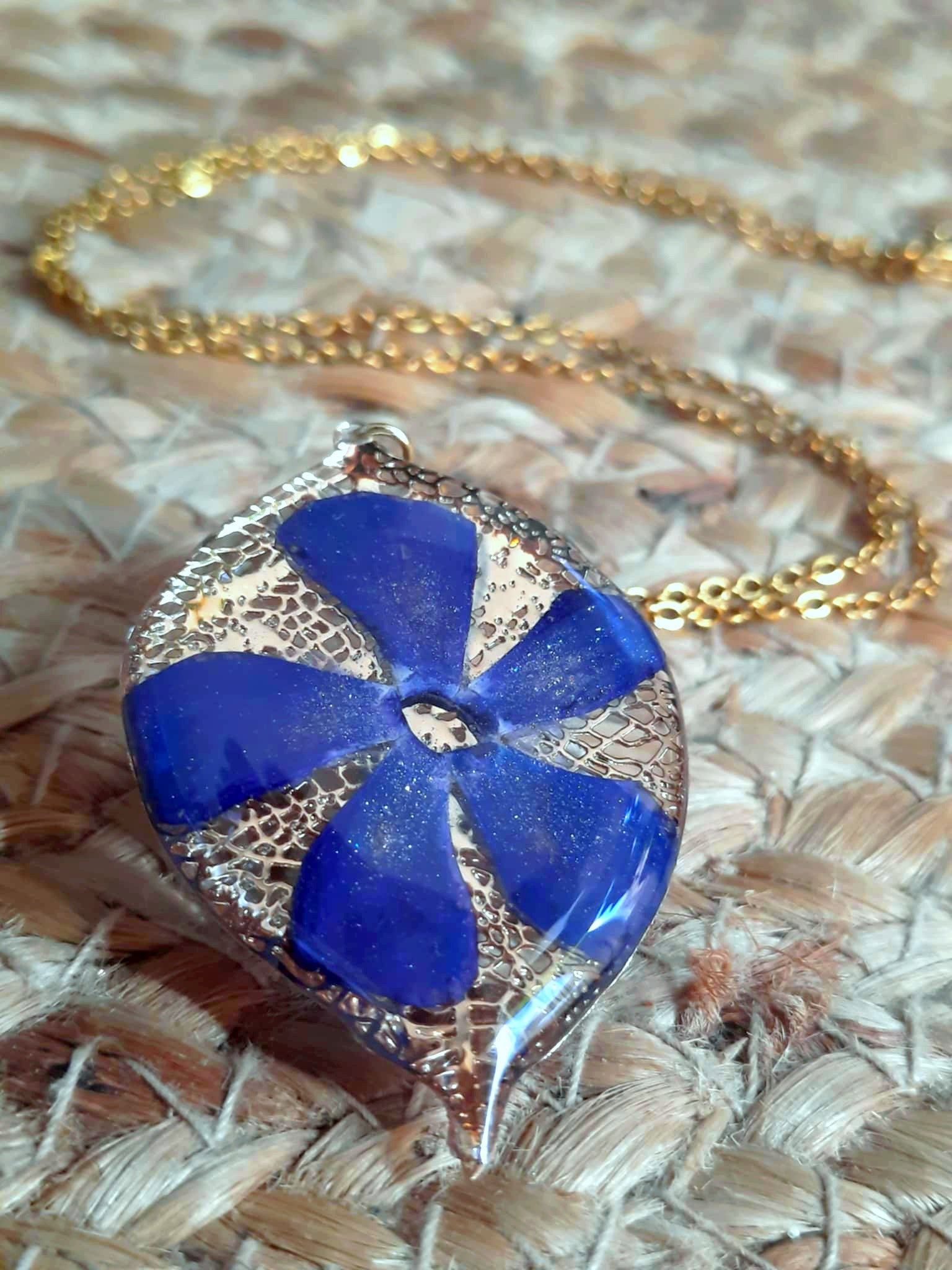 Collier, Pervenche