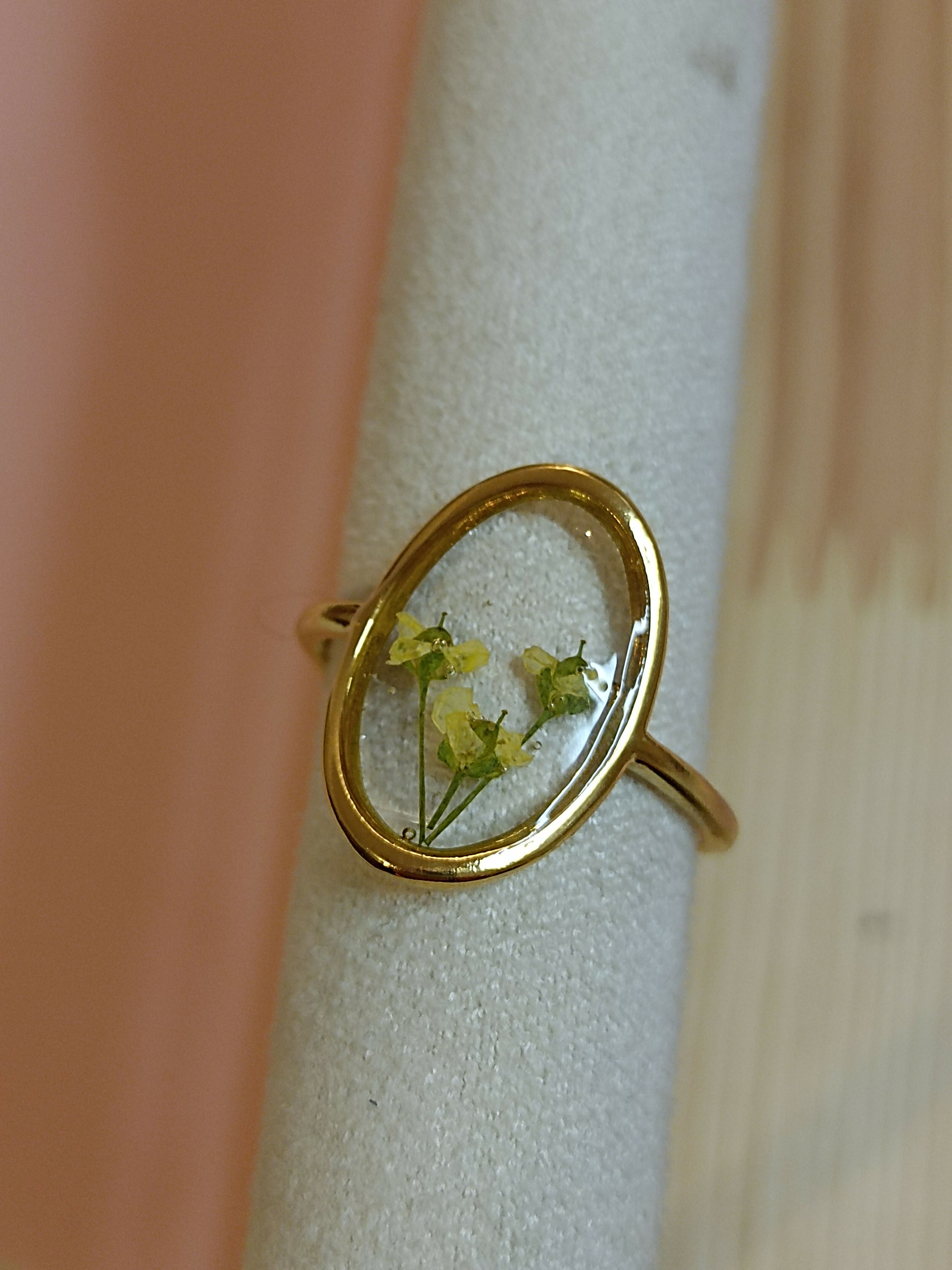 MEL/BOA Openwork Oval ring
