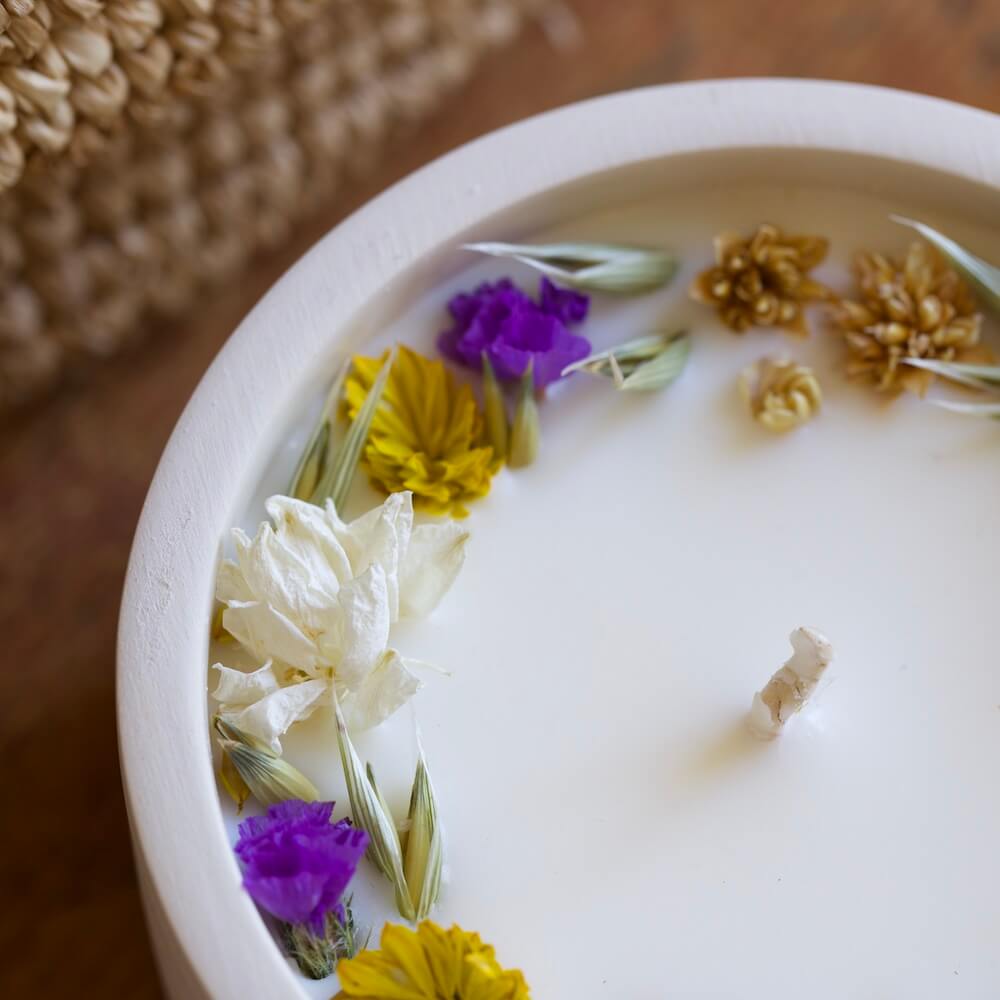 bougie-fleuries-flowrette-cire-de-soja-naturelle-violette