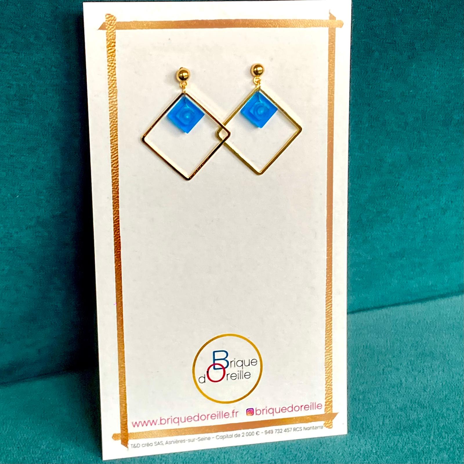 Boucles d'oreilles pendantes colorées avec un mini Lego - Les Charmeuses