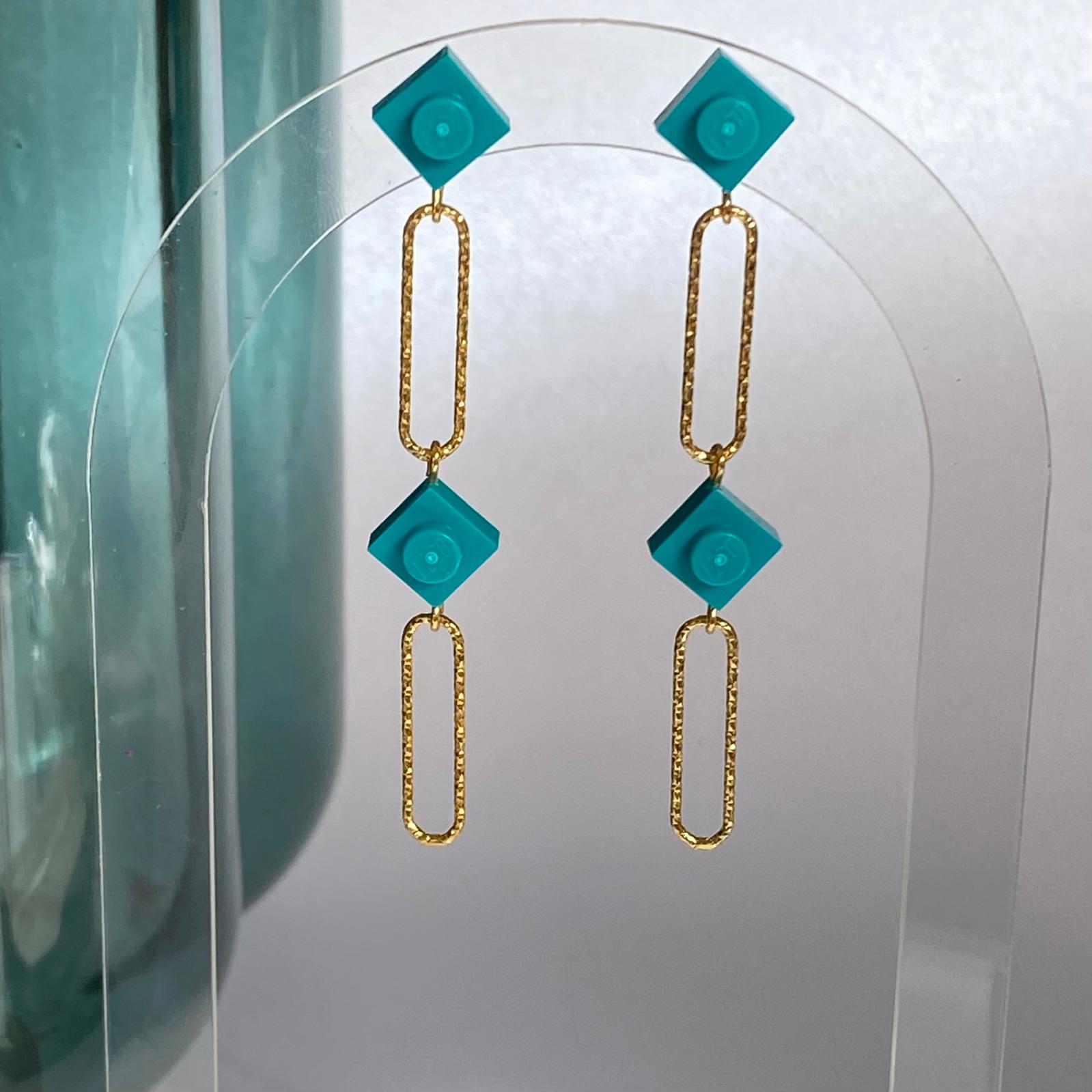 Long earrings with a Lego brick - Les Voltigeuses
