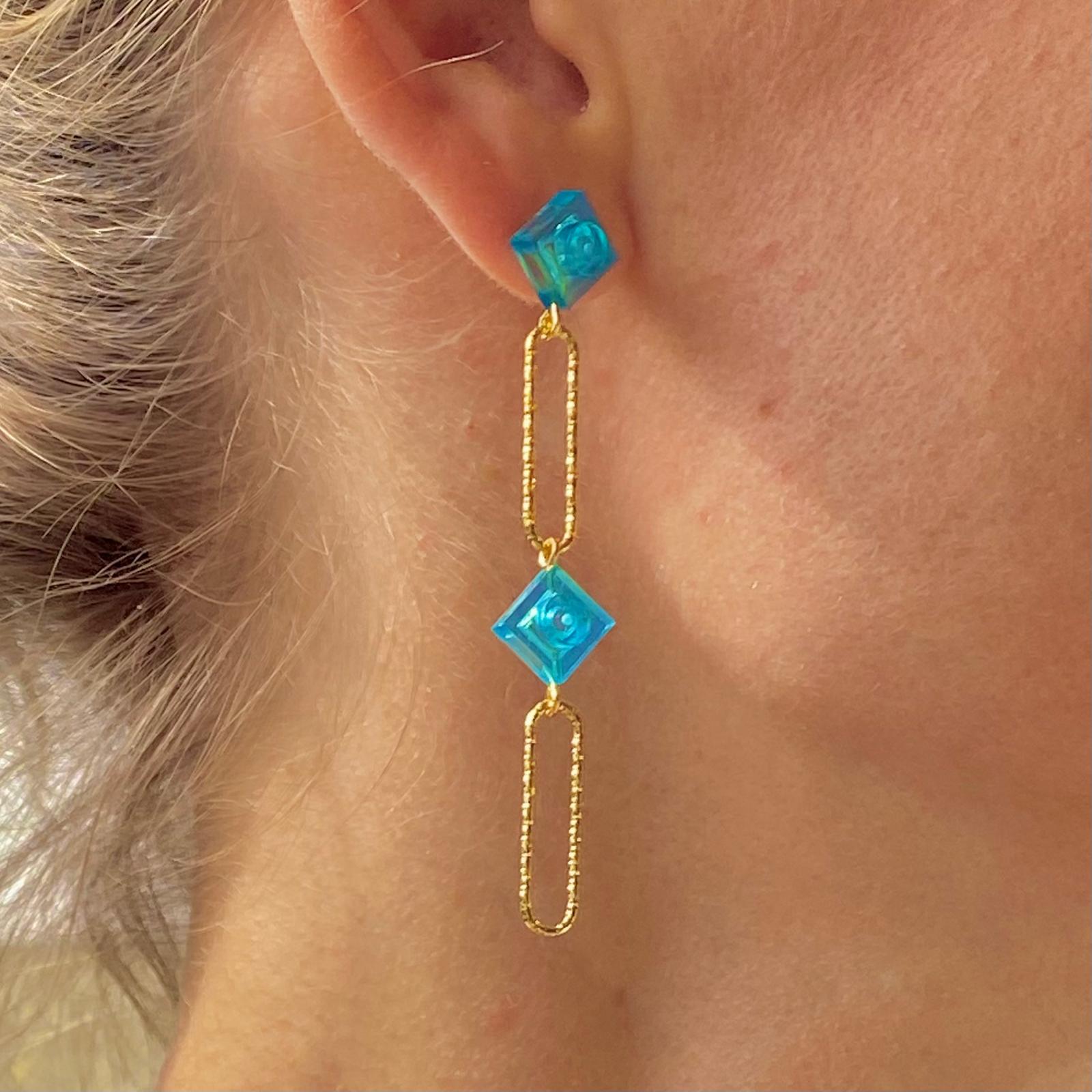 Long earrings with a Lego brick - Les Voltigeuses