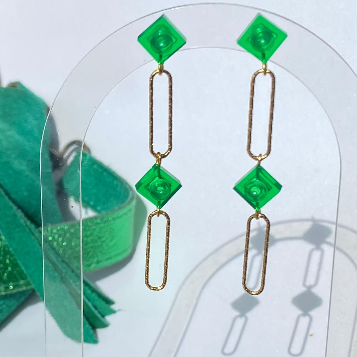 Long earrings with a Lego brick - Les Voltigeuses