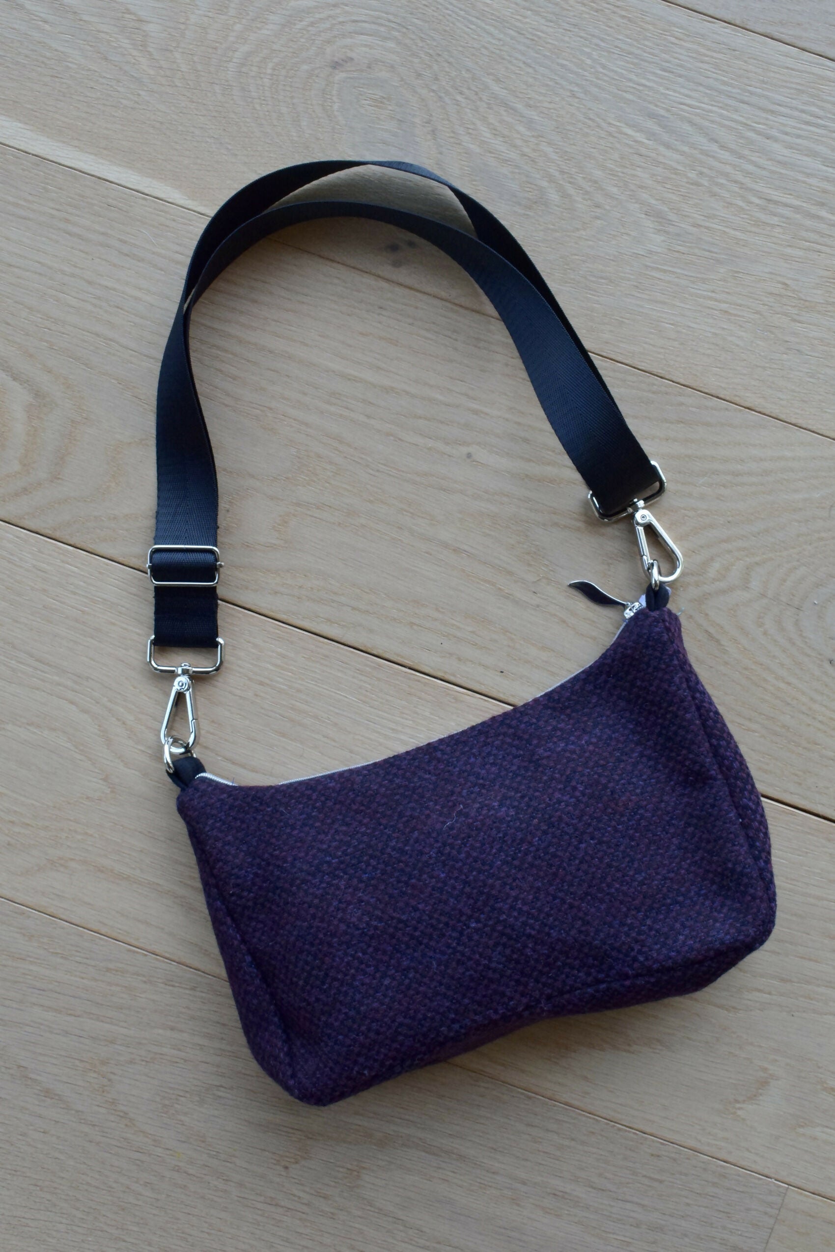 sac-baguette-laine-violet-noir-tweed-chic-ethique-artisanale-fait-main-tendance-upcycling-3