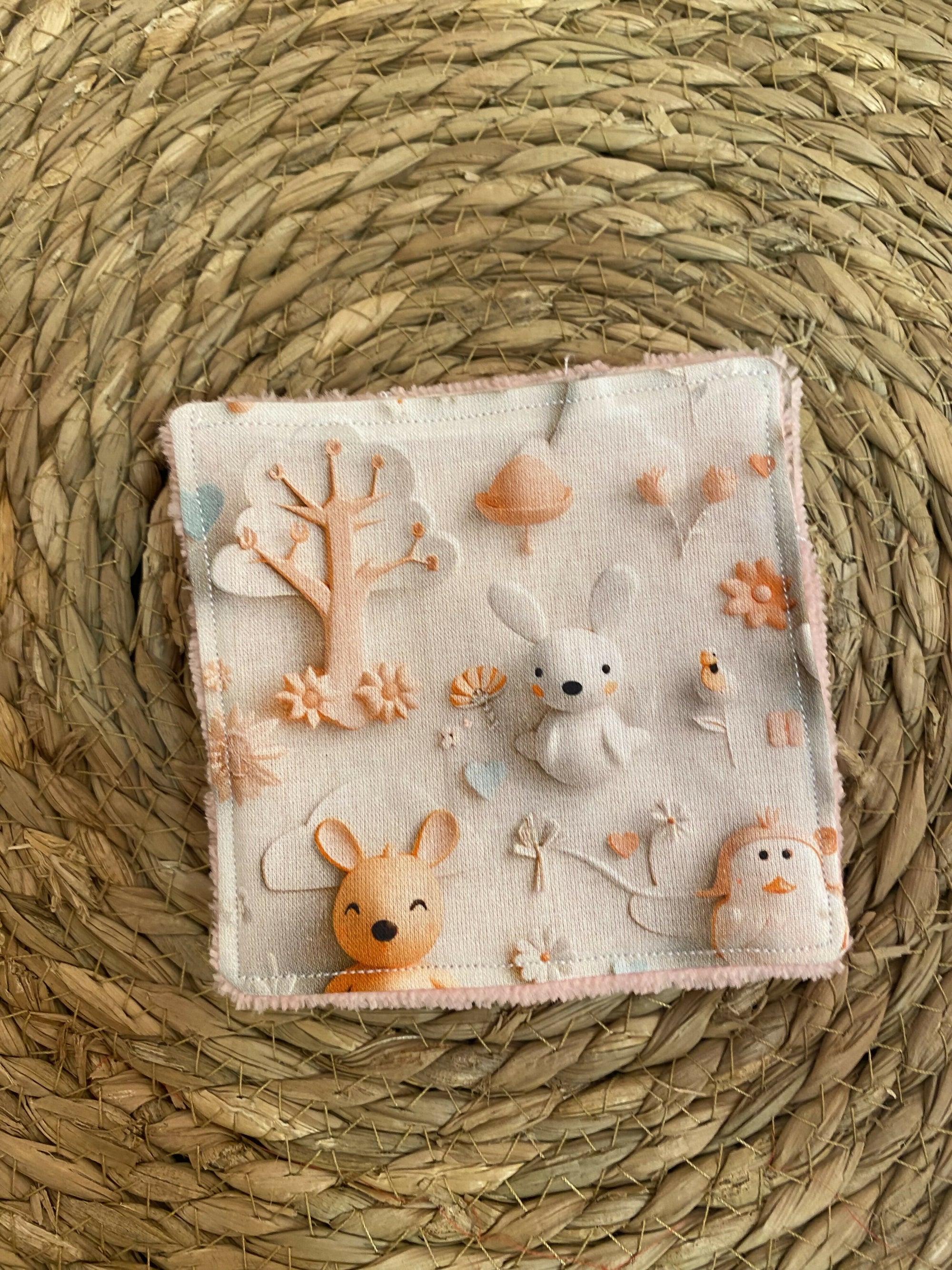 LOT DE 5 LINGETTES 3D LAPIN ROSE
